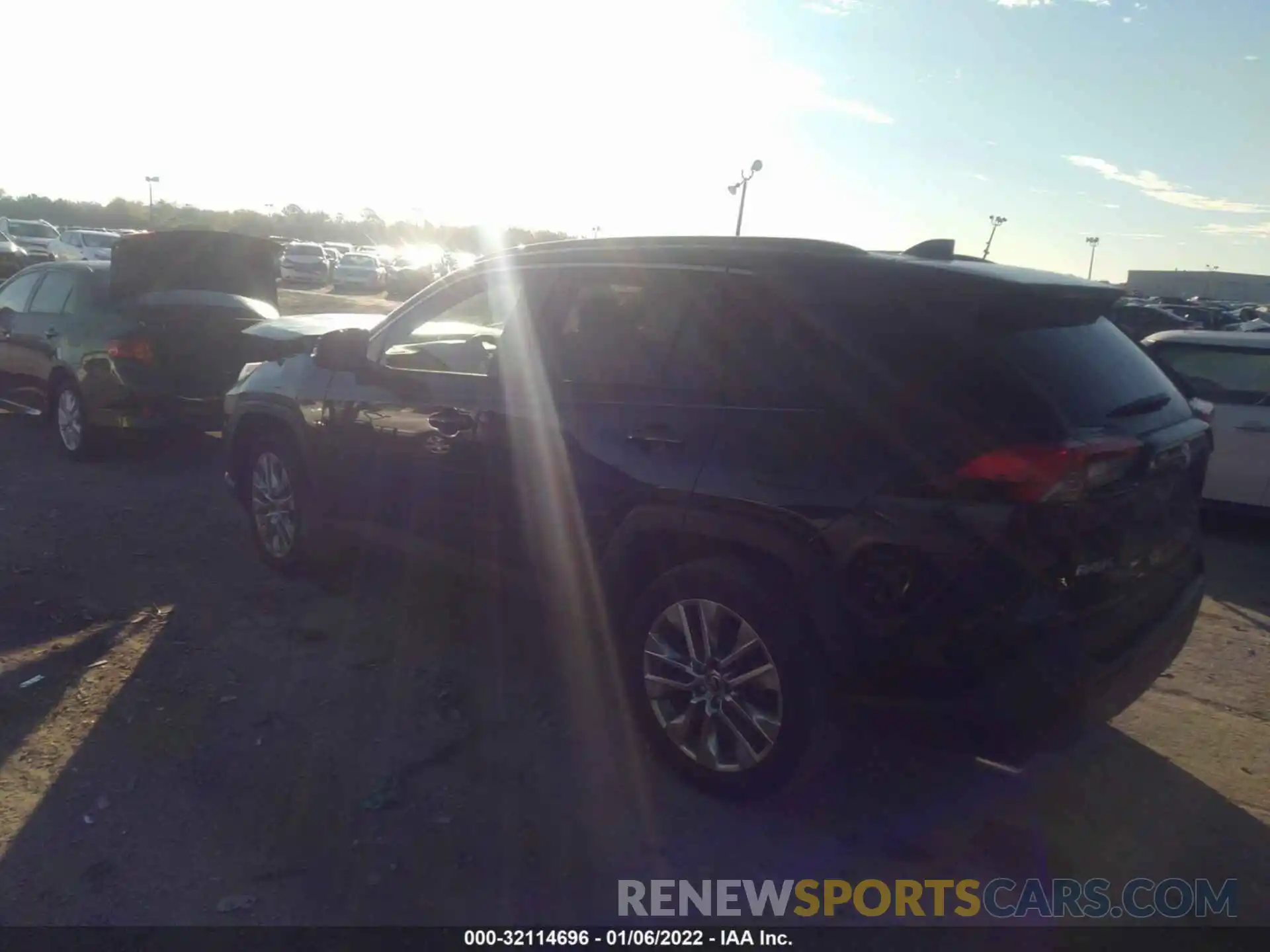 3 Photograph of a damaged car JTMC1RFV5LJ021068 TOYOTA RAV4 2020