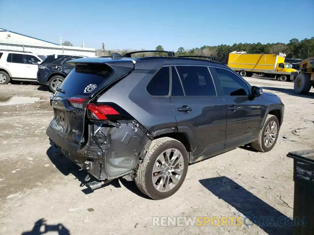 4 Photograph of a damaged car JTMC1RFV6LD050917 TOYOTA RAV4 2020