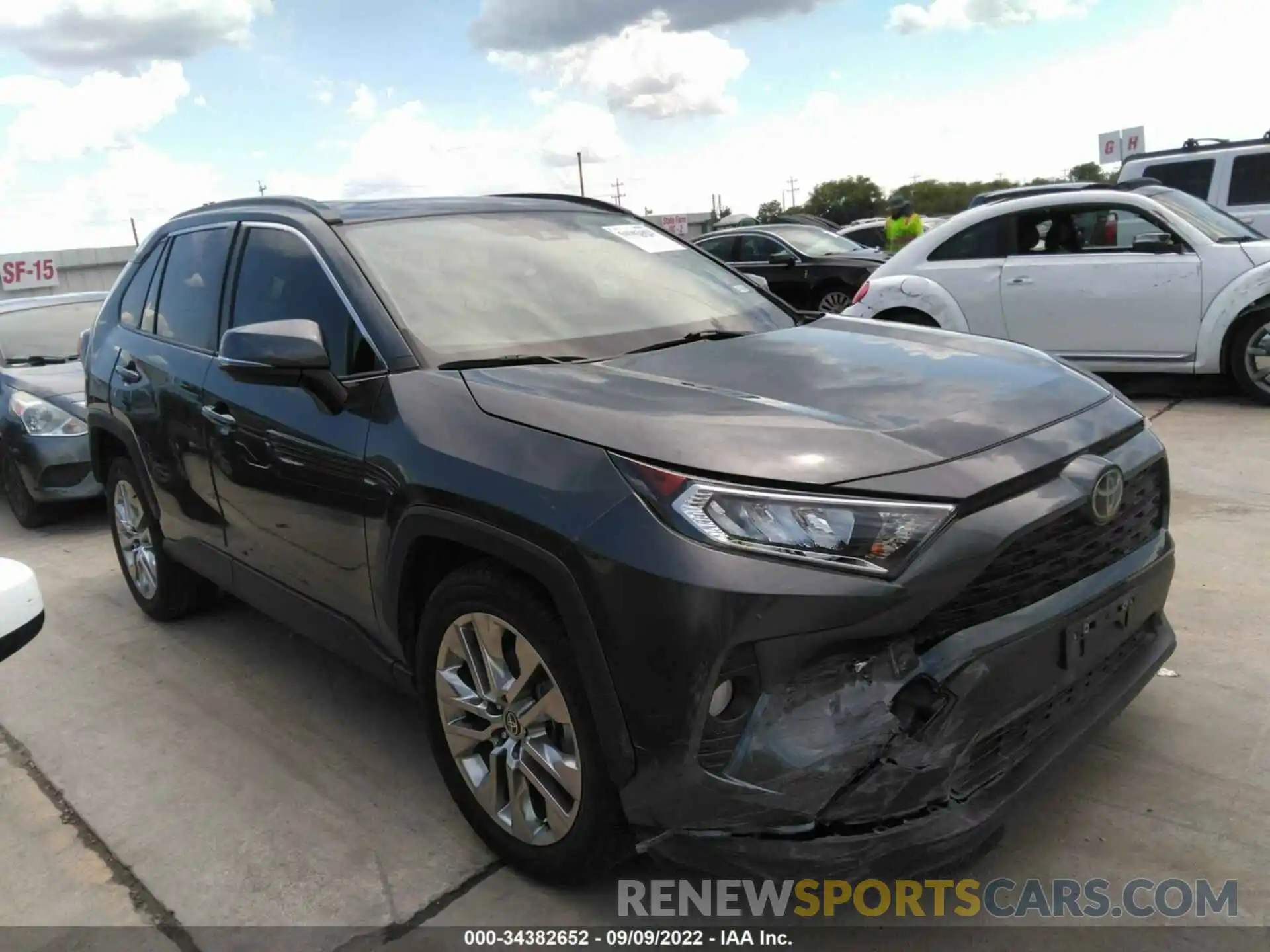 1 Photograph of a damaged car JTMC1RFV6LD055938 TOYOTA RAV4 2020