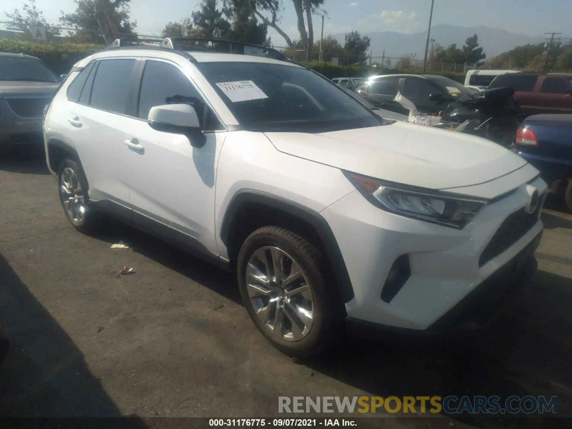 1 Photograph of a damaged car JTMC1RFV6LD056653 TOYOTA RAV4 2020