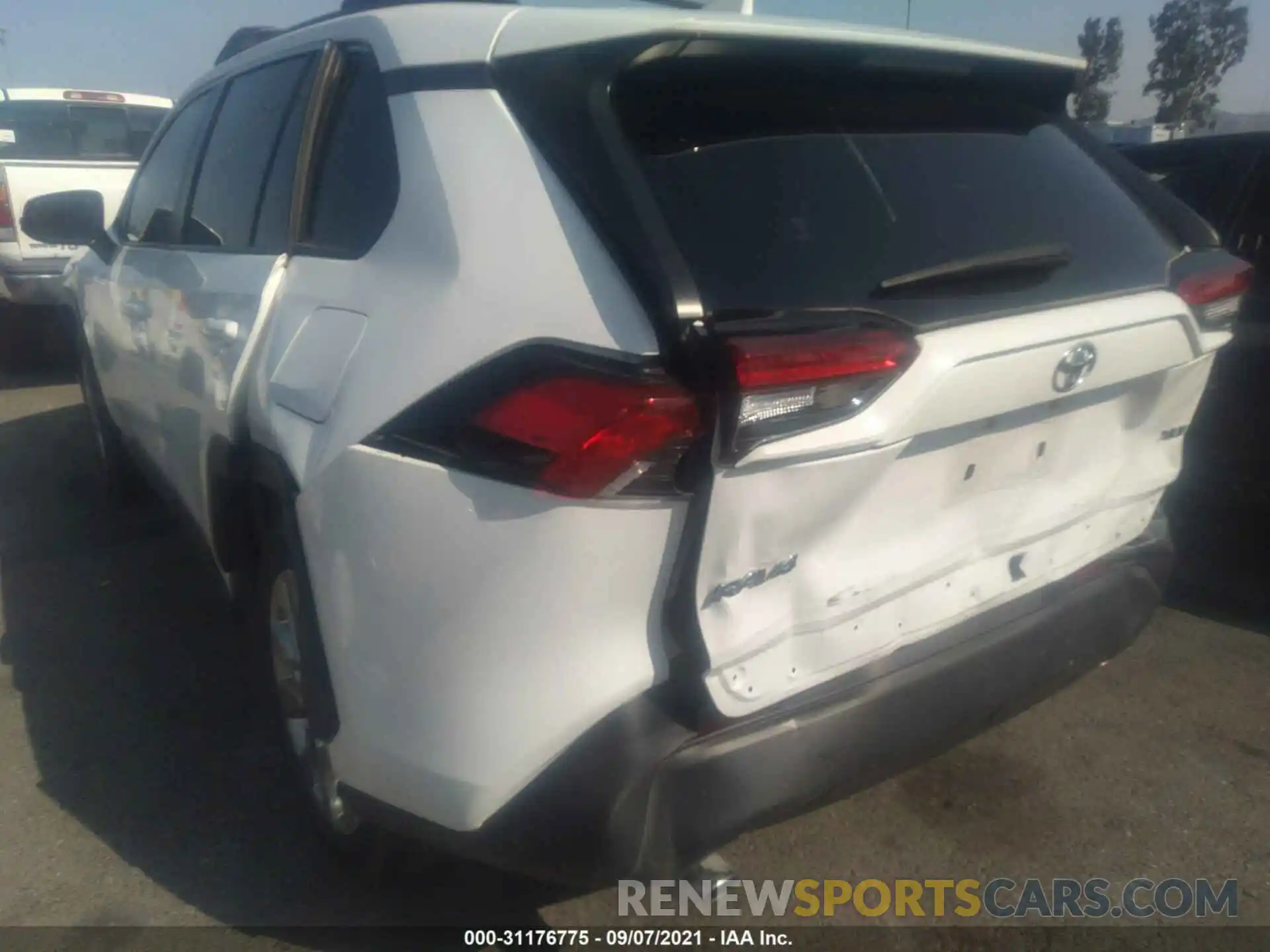 6 Photograph of a damaged car JTMC1RFV6LD056653 TOYOTA RAV4 2020