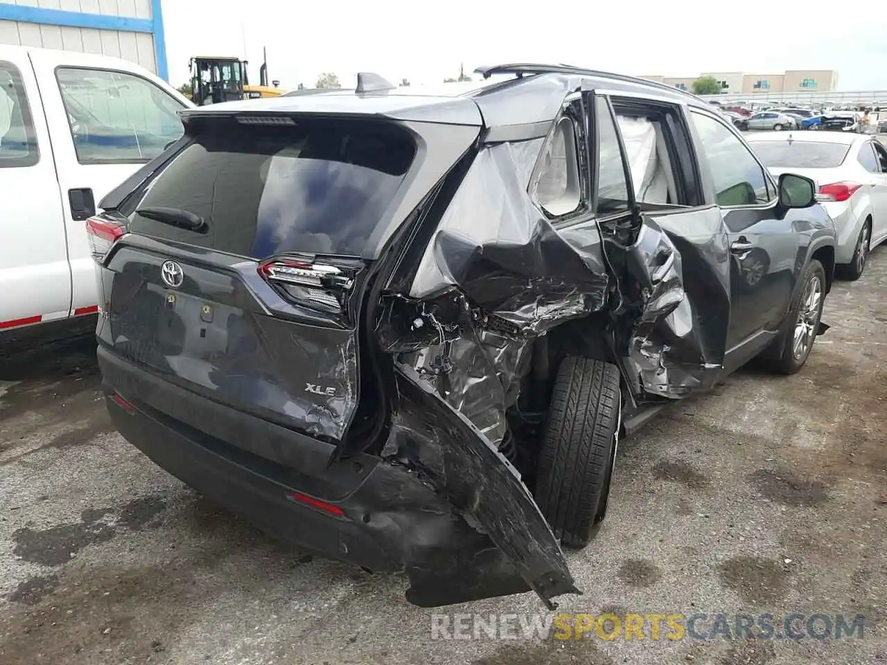 4 Photograph of a damaged car JTMC1RFV6LD060282 TOYOTA RAV4 2020