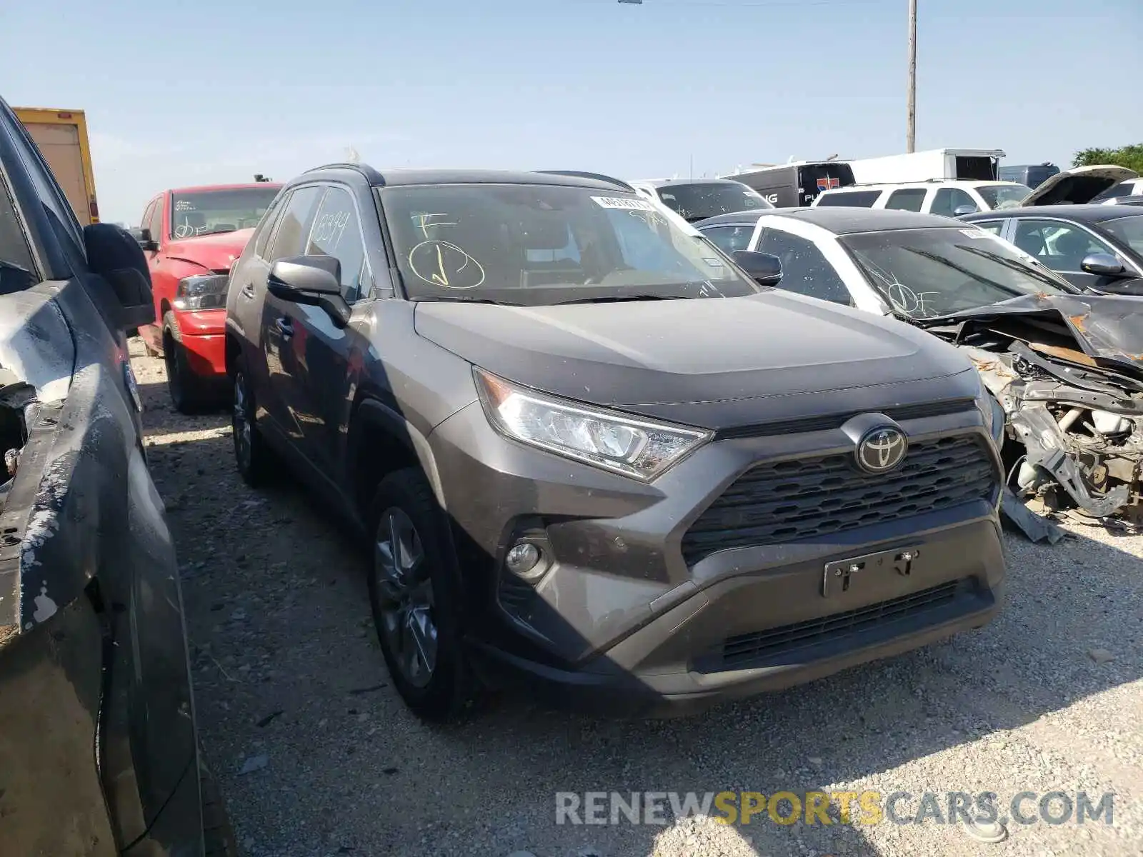 1 Photograph of a damaged car JTMC1RFV6LJ017935 TOYOTA RAV4 2020