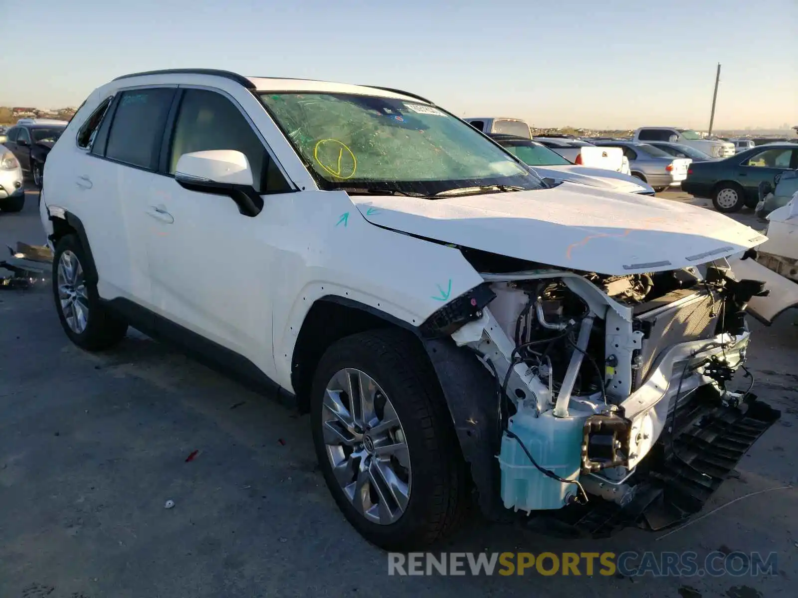 1 Photograph of a damaged car JTMC1RFV7LD057052 TOYOTA RAV4 2020