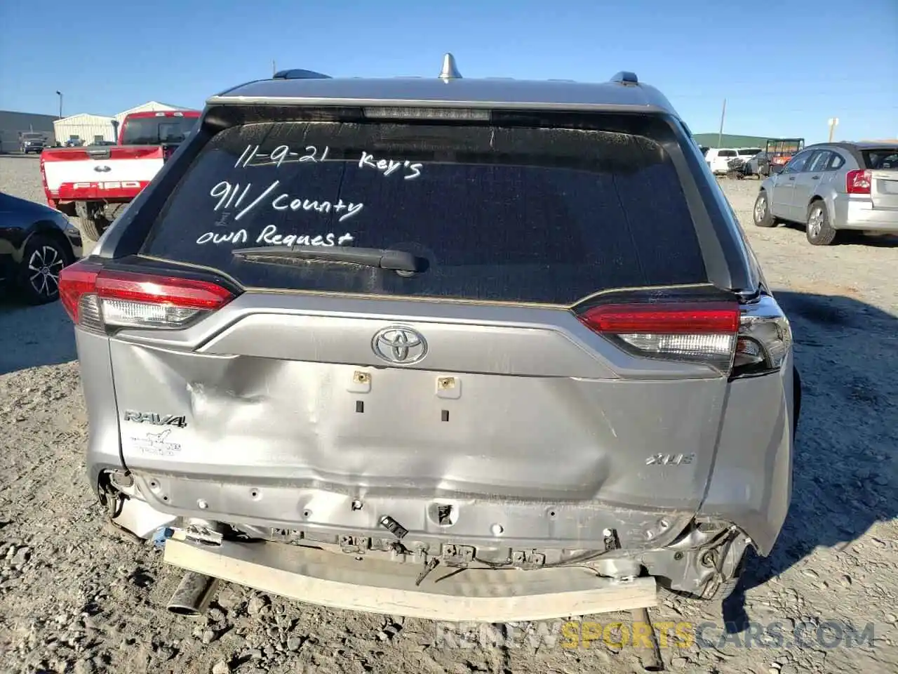 9 Photograph of a damaged car JTMC1RFV9LD042519 TOYOTA RAV4 2020