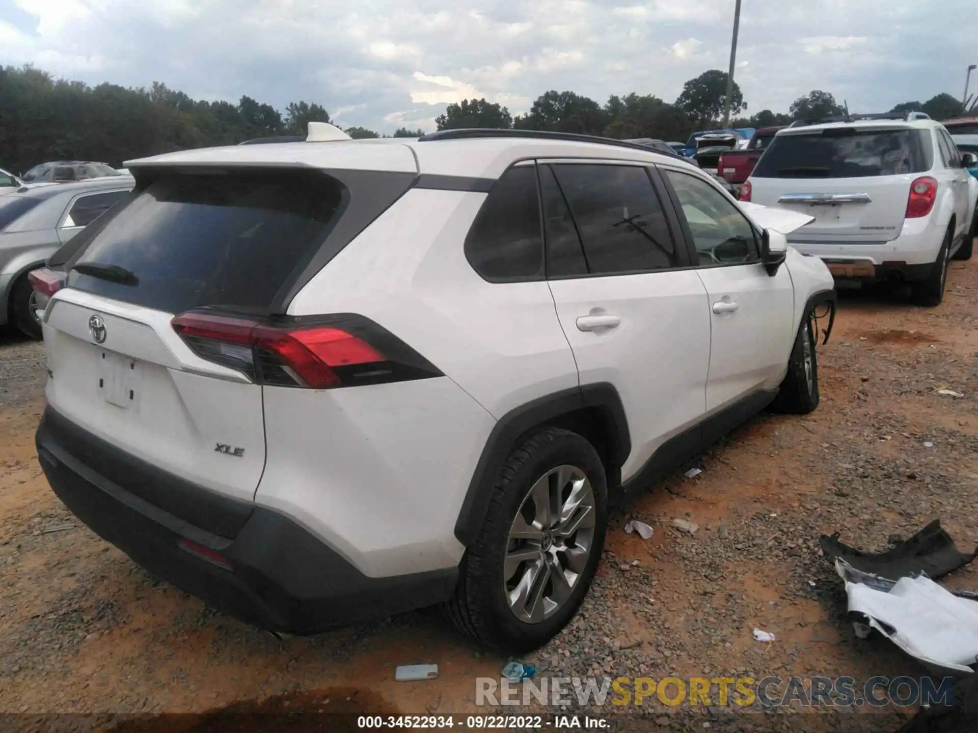 4 Photograph of a damaged car JTMC1RFVXLD056218 TOYOTA RAV4 2020