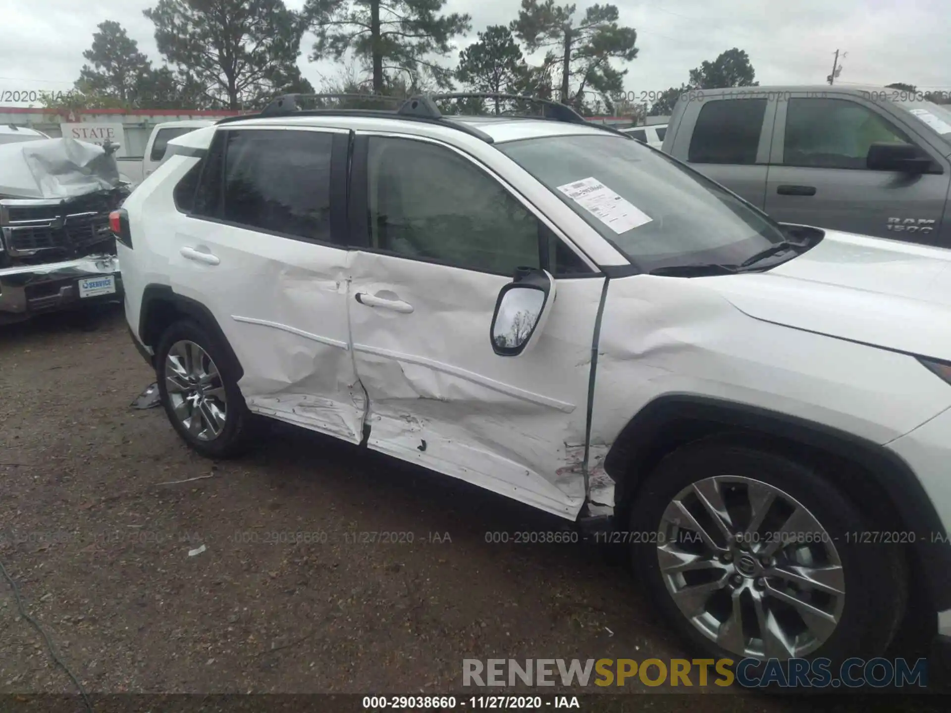 6 Photograph of a damaged car JTMC1RFVXLD059331 TOYOTA RAV4 2020