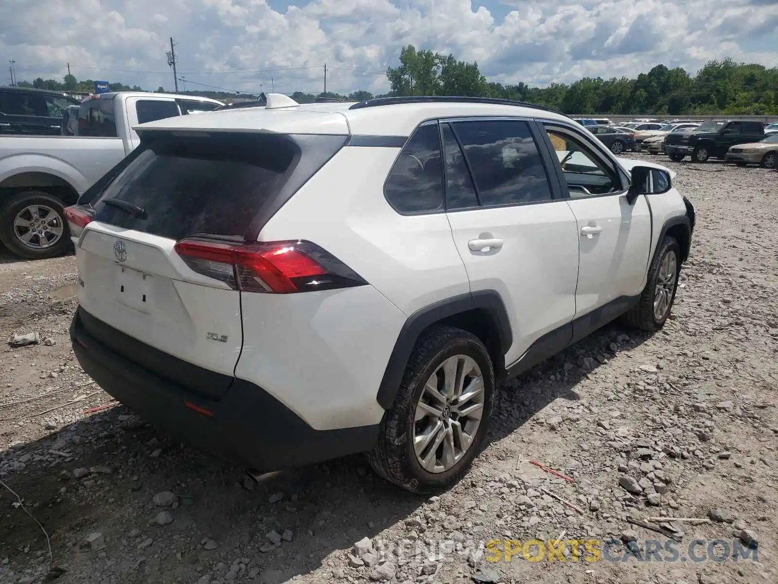 4 Photograph of a damaged car JTMC1RFVXLD521547 TOYOTA RAV4 2020