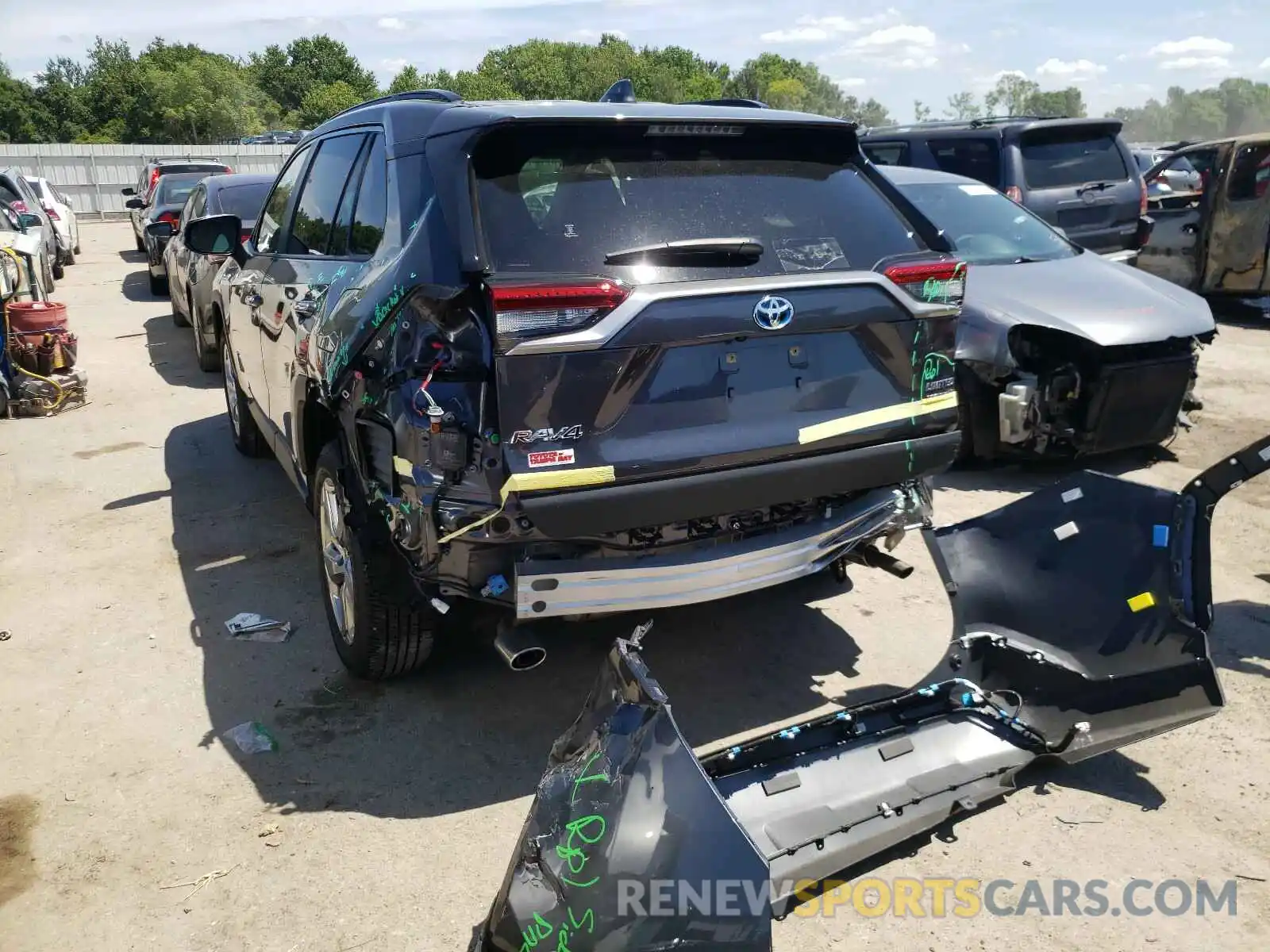 9 Photograph of a damaged car JTMD6RFV0LD002903 TOYOTA RAV4 2020