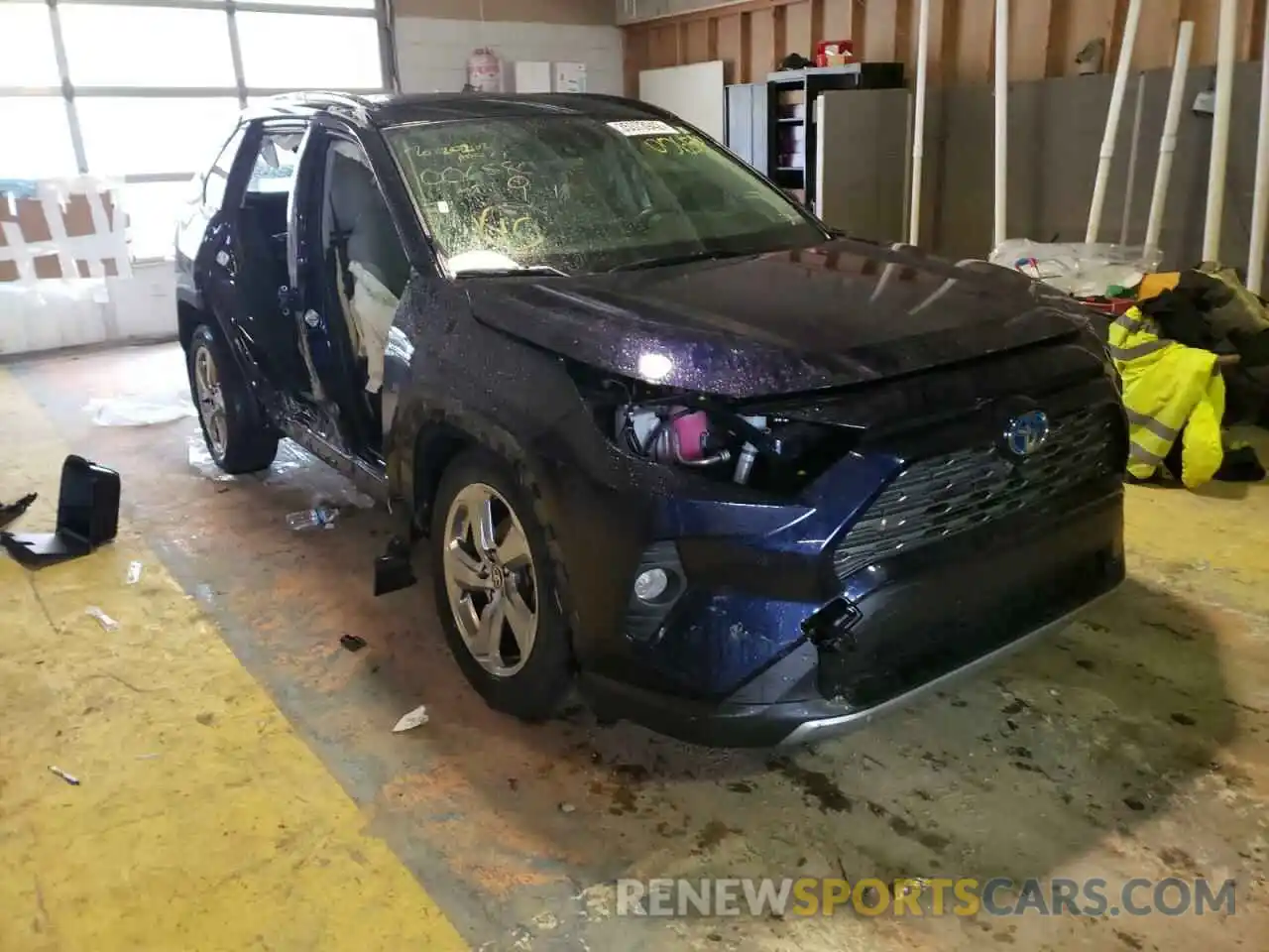 1 Photograph of a damaged car JTMD6RFV0LD006580 TOYOTA RAV4 2020