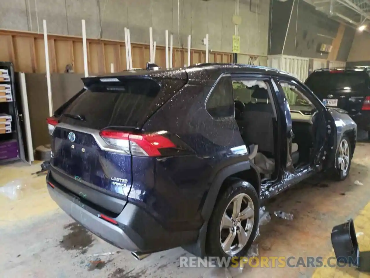 4 Photograph of a damaged car JTMD6RFV0LD006580 TOYOTA RAV4 2020