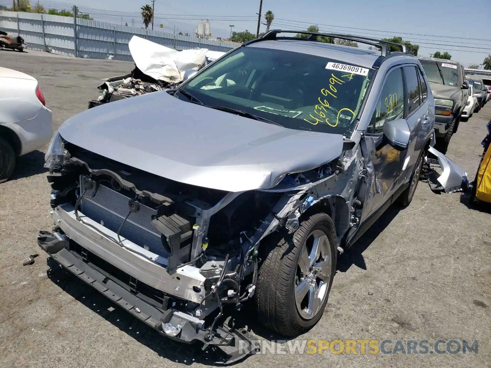 2 Photograph of a damaged car JTMD6RFV1LD006992 TOYOTA RAV4 2020