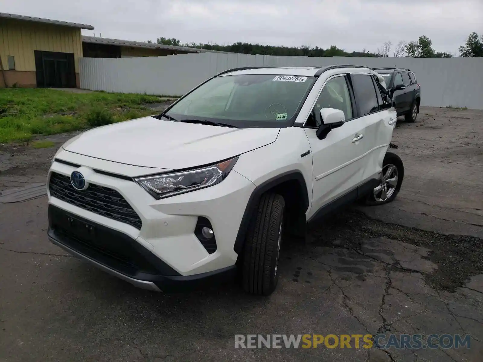 2 Photograph of a damaged car JTMD6RFV3LJ002444 TOYOTA RAV4 2020