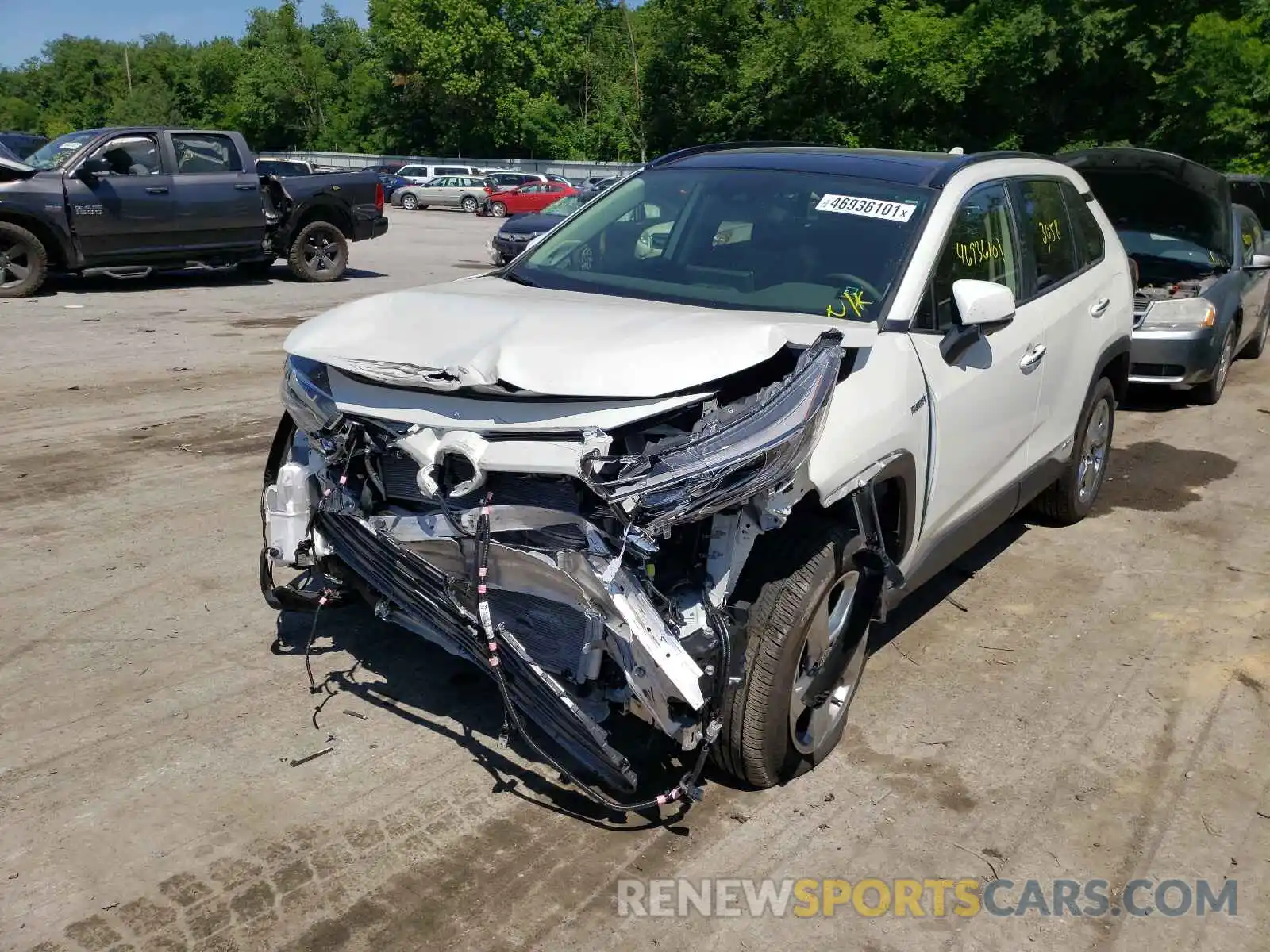 2 Photograph of a damaged car JTMD6RFV5LD004663 TOYOTA RAV4 2020