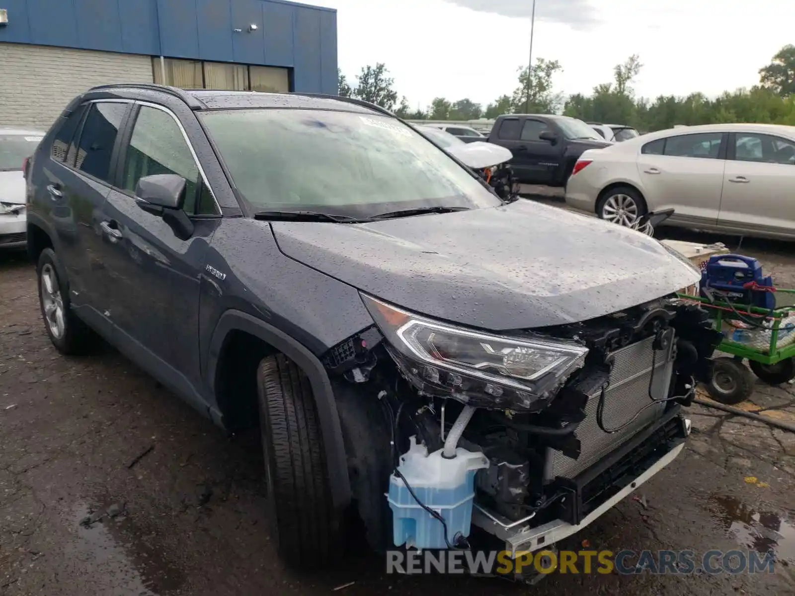 1 Photograph of a damaged car JTMD6RFV9LD005301 TOYOTA RAV4 2020