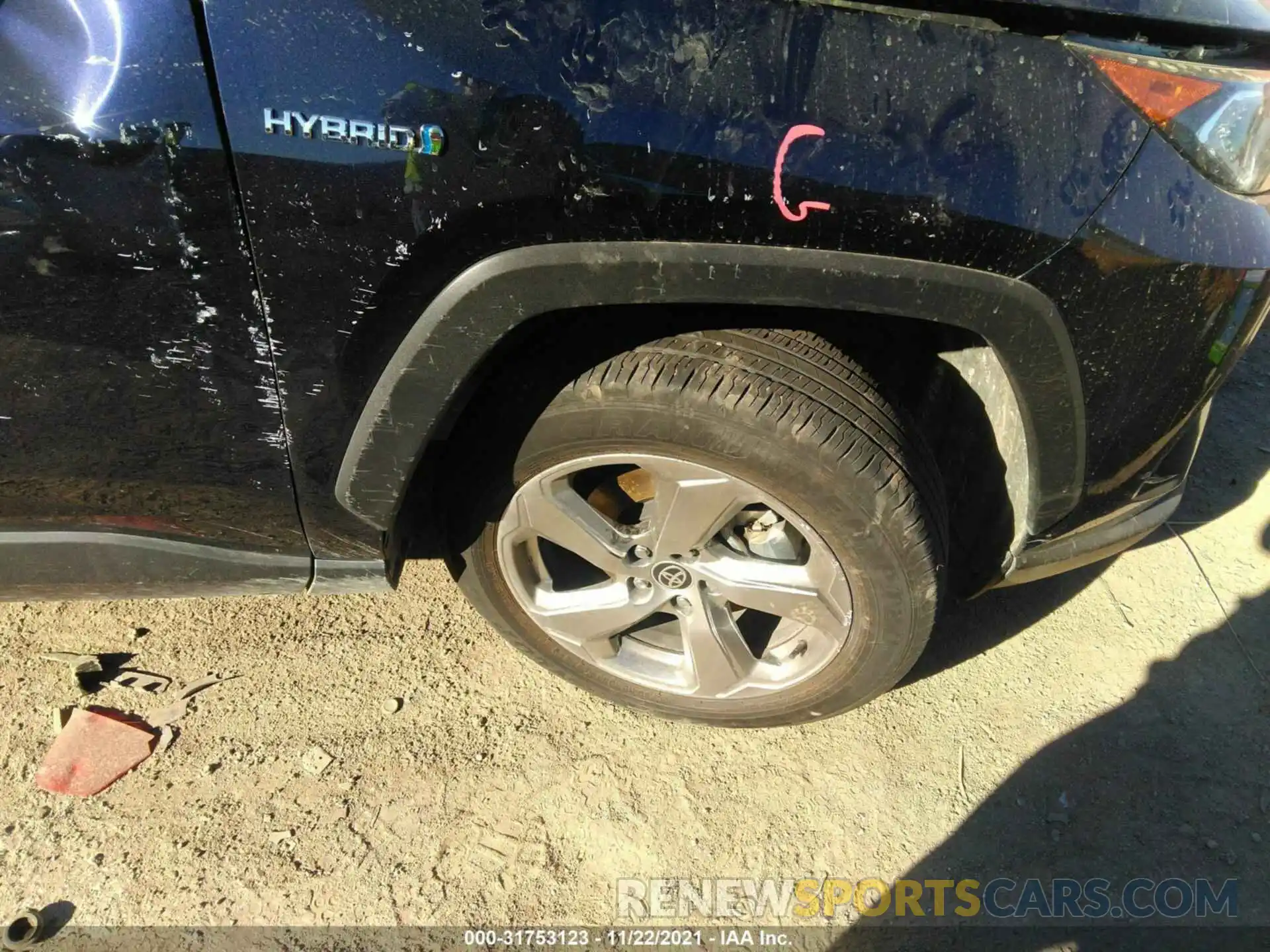 14 Photograph of a damaged car JTMD6RFV9LD501389 TOYOTA RAV4 2020