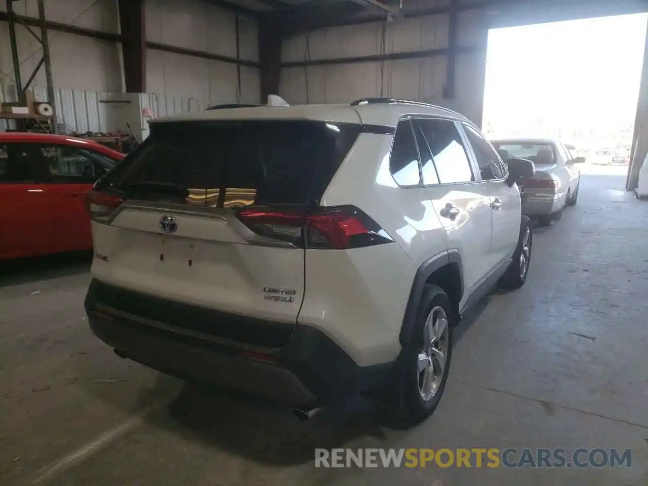 4 Photograph of a damaged car JTMD6RFVXLD002424 TOYOTA RAV4 2020