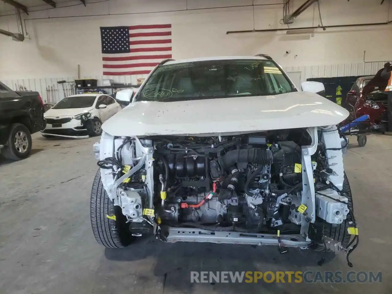 9 Photograph of a damaged car JTMD6RFVXLD002424 TOYOTA RAV4 2020