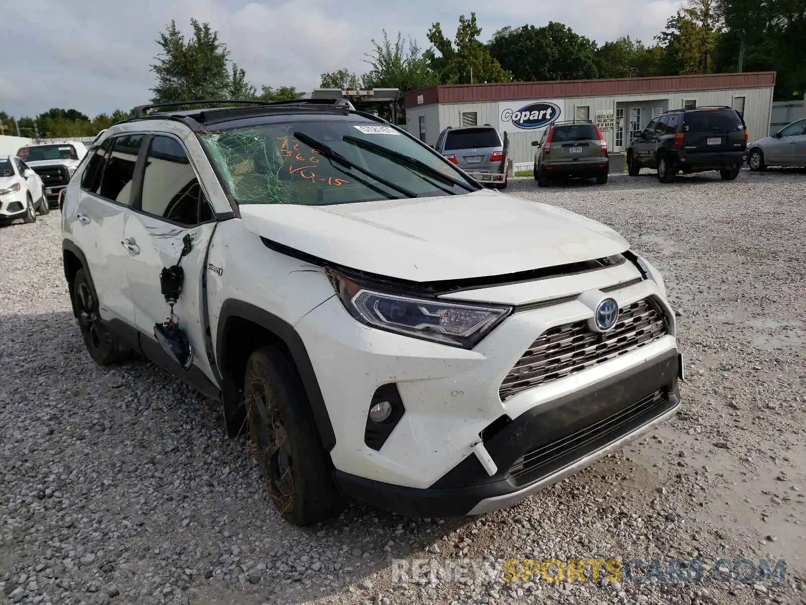 1 Photograph of a damaged car JTMD6RFVXLD500882 TOYOTA RAV4 2020