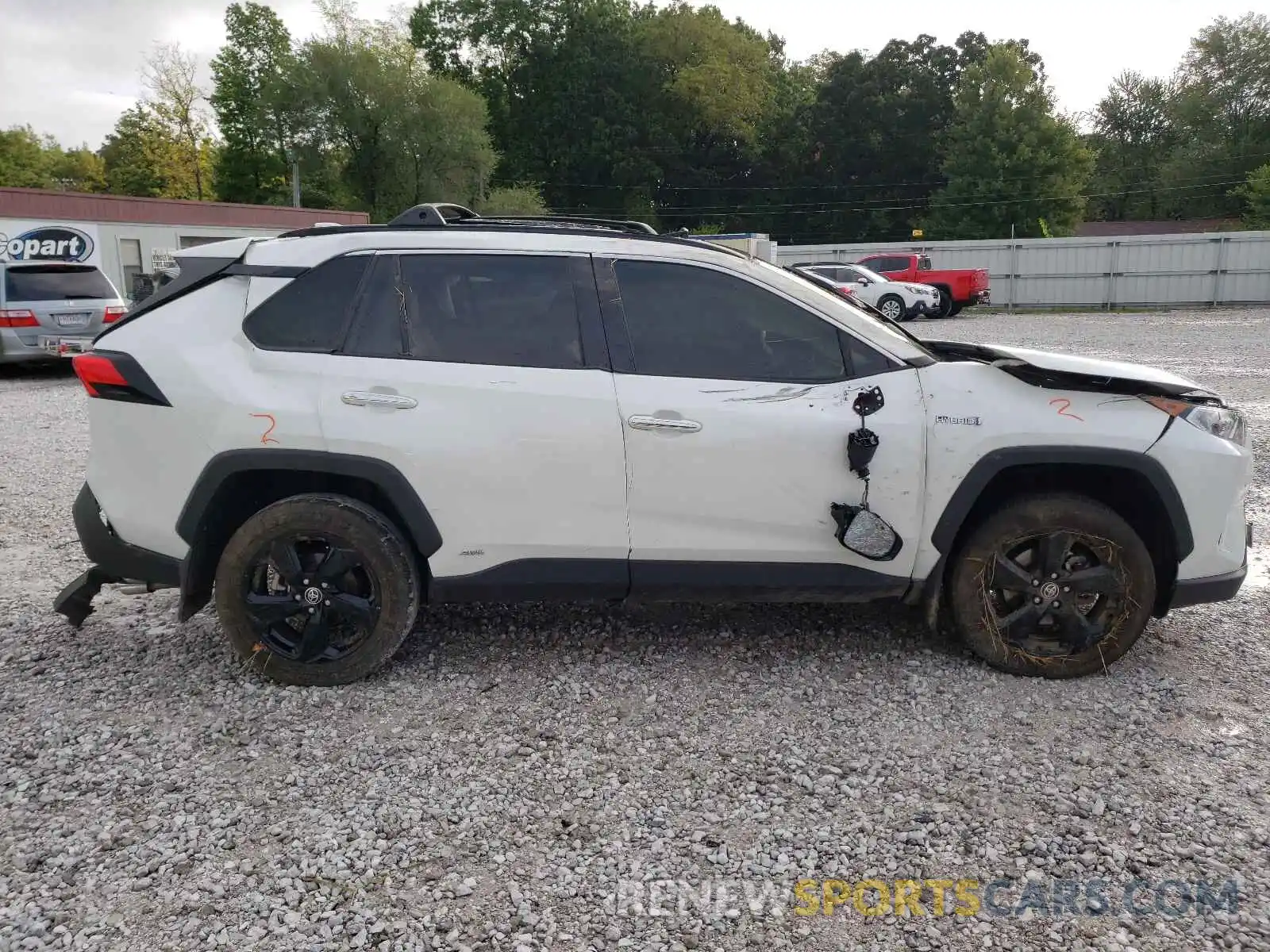 9 Photograph of a damaged car JTMD6RFVXLD500882 TOYOTA RAV4 2020