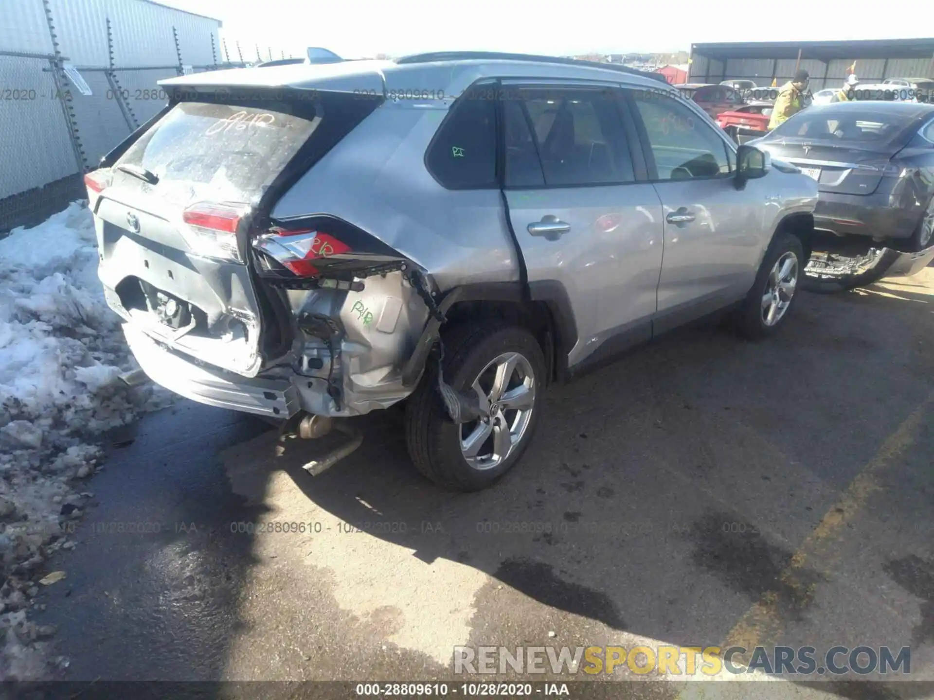 4 Photograph of a damaged car JTMD6RFVXLJ002361 TOYOTA RAV4 2020