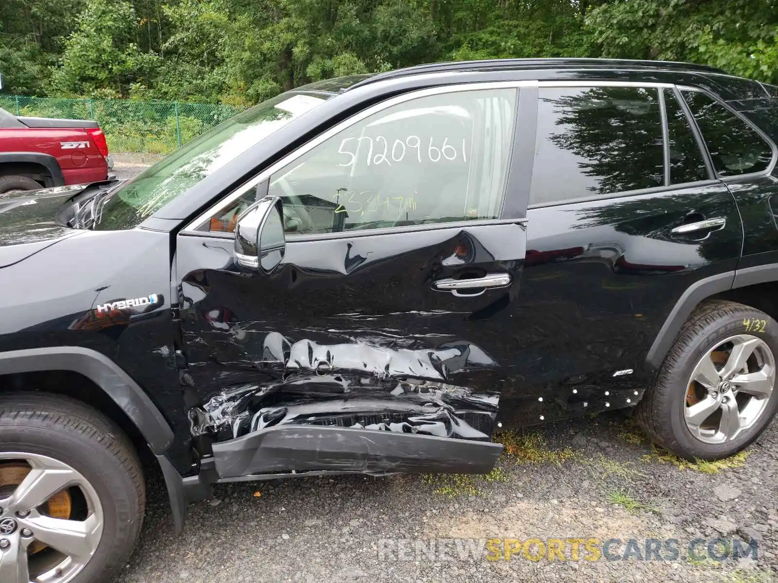 9 Photograph of a damaged car JTMDWRFV0LD070781 TOYOTA RAV4 2020