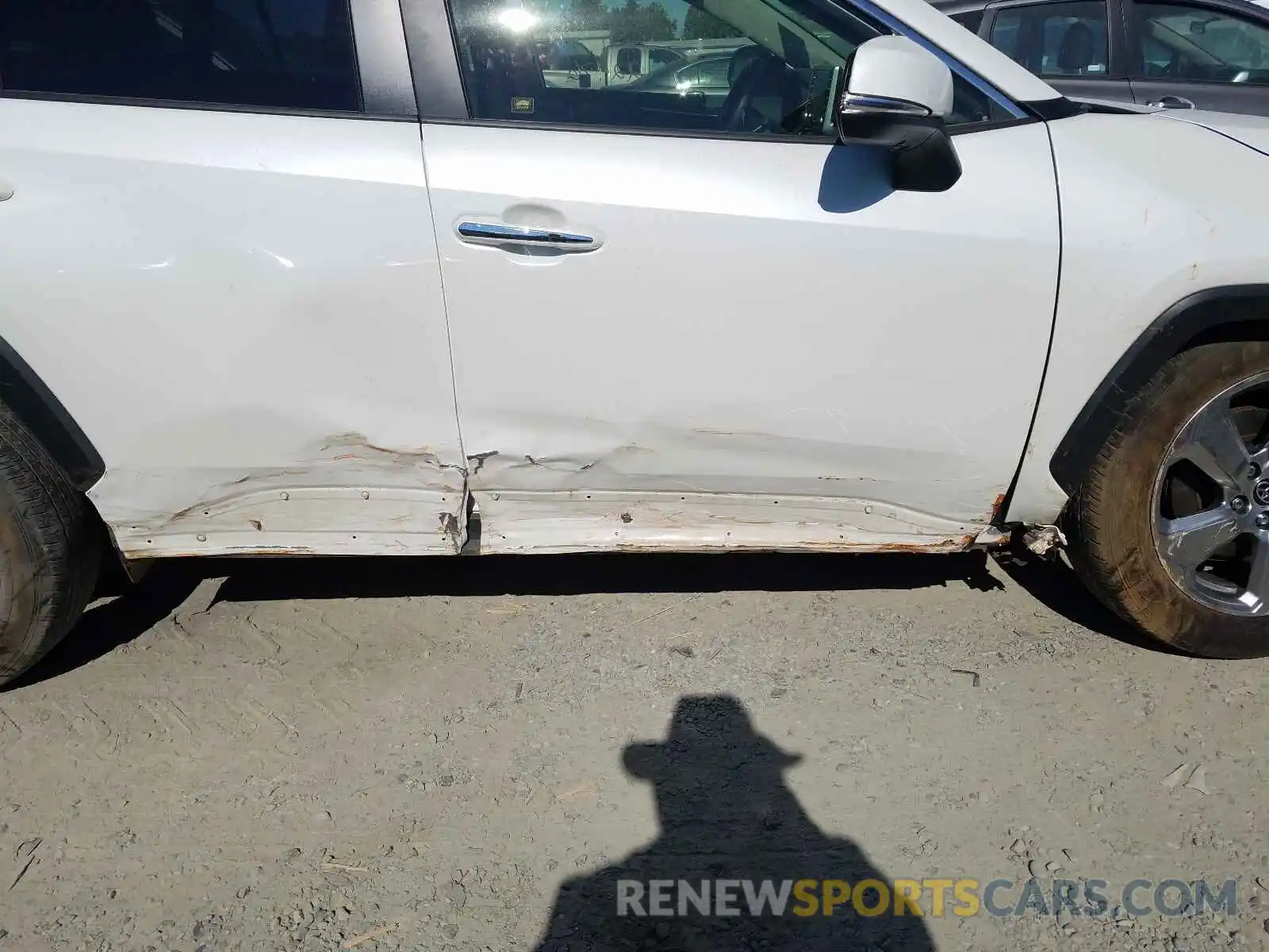 9 Photograph of a damaged car JTMDWRFV0LD528318 TOYOTA RAV4 2020