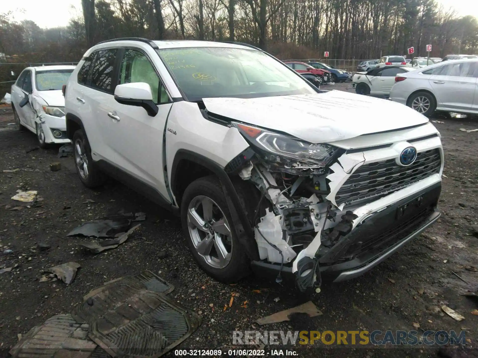 1 Photograph of a damaged car JTMDWRFV1LD072846 TOYOTA RAV4 2020