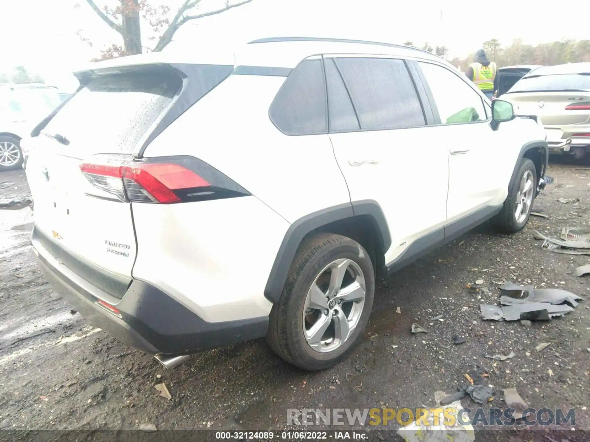 4 Photograph of a damaged car JTMDWRFV1LD072846 TOYOTA RAV4 2020