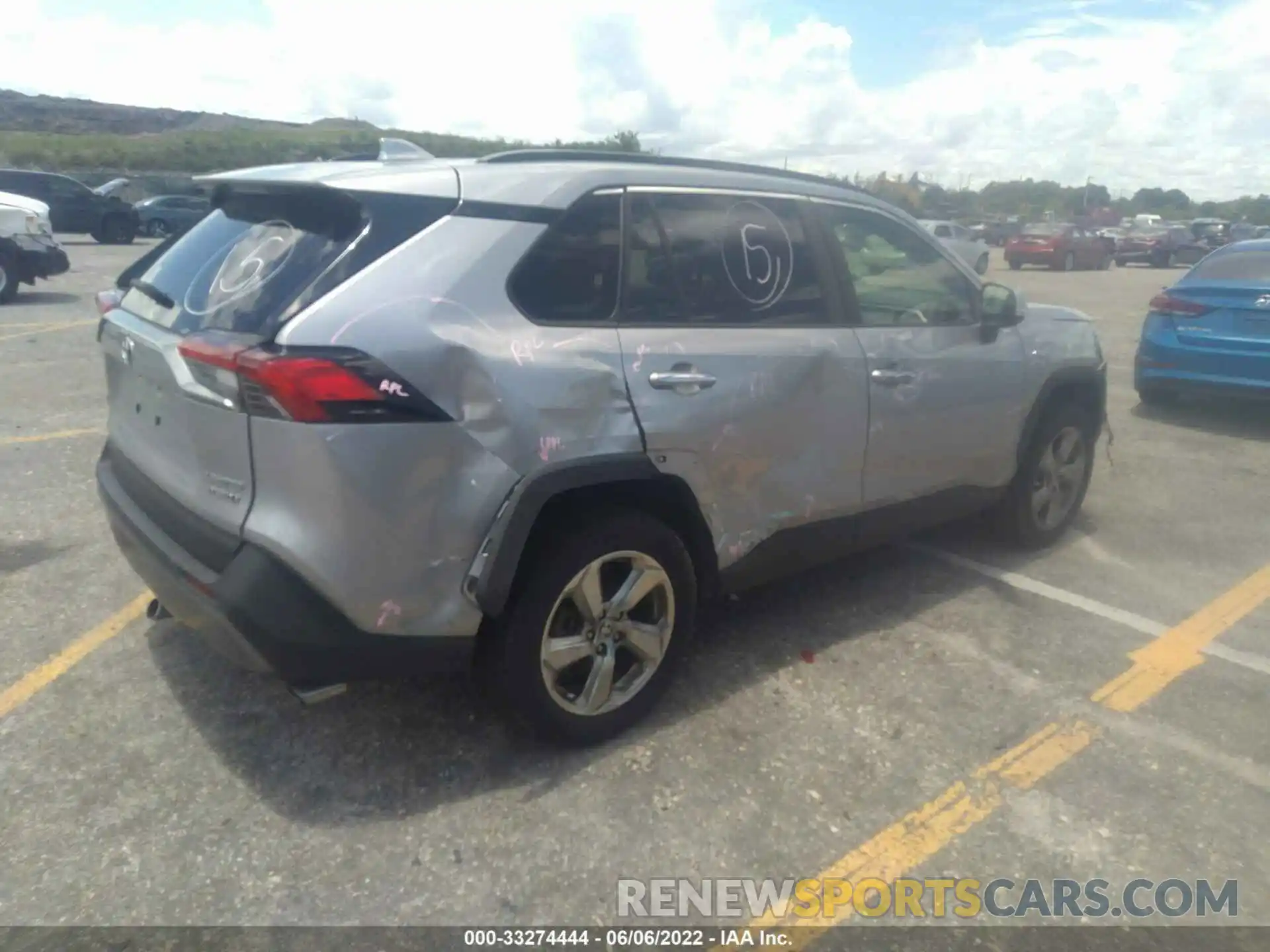 4 Photograph of a damaged car JTMDWRFV1LJ046958 TOYOTA RAV4 2020