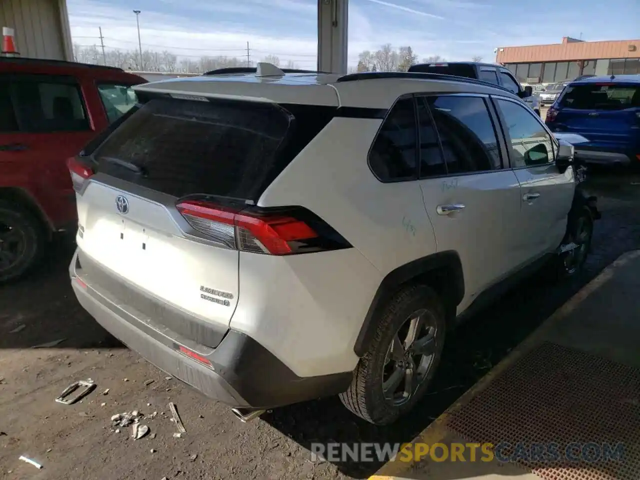 4 Photograph of a damaged car JTMDWRFV2LD541054 TOYOTA RAV4 2020