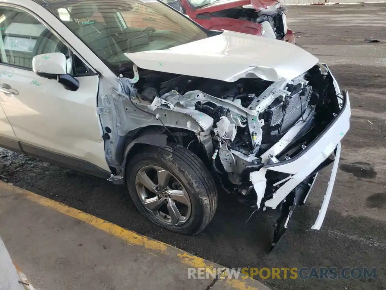 9 Photograph of a damaged car JTMDWRFV2LD541054 TOYOTA RAV4 2020