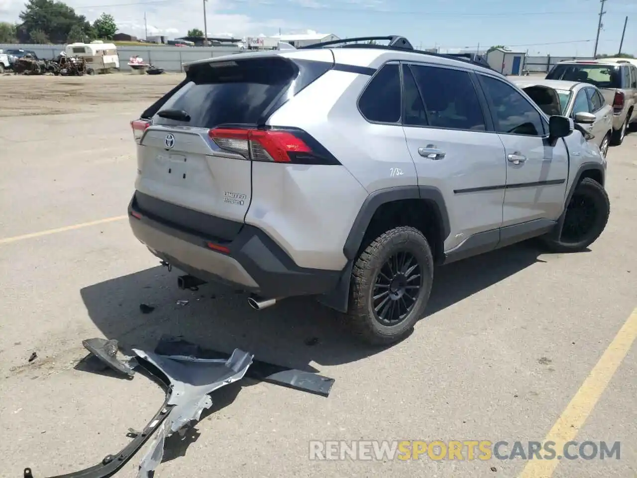 4 Photograph of a damaged car JTMDWRFV3LD528264 TOYOTA RAV4 2020