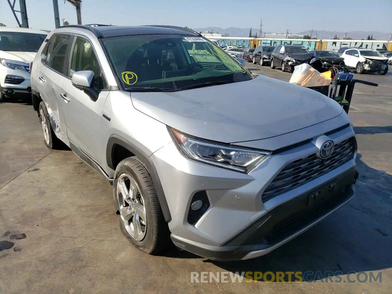 1 Фотография поврежденного автомобиля JTMDWRFV4LD530010 TOYOTA RAV4 2020