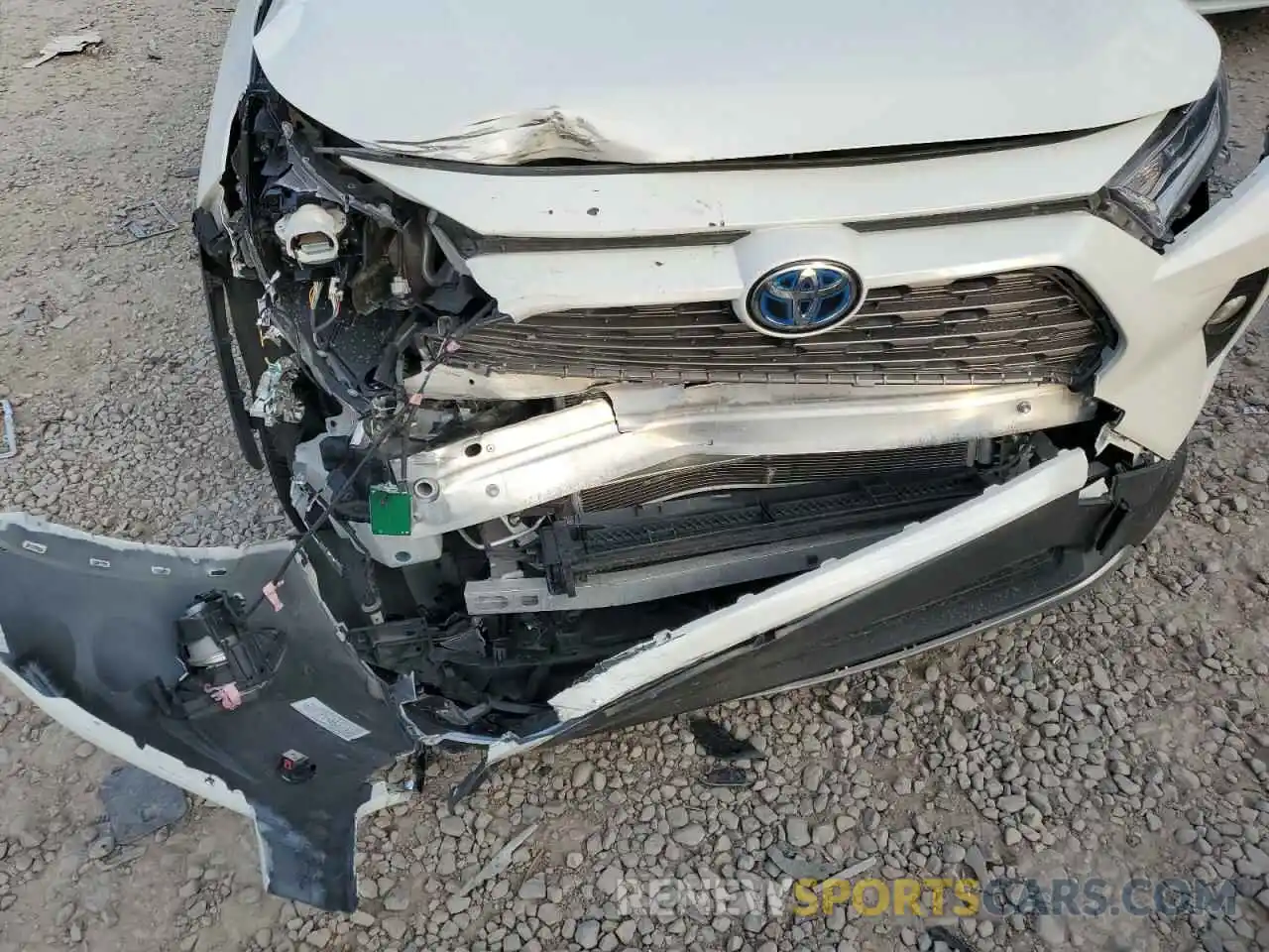 9 Photograph of a damaged car JTMDWRFV4LD551228 TOYOTA RAV4 2020