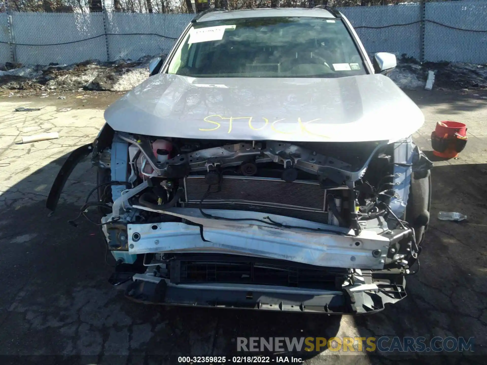 6 Photograph of a damaged car JTMDWRFV6LD065147 TOYOTA RAV4 2020