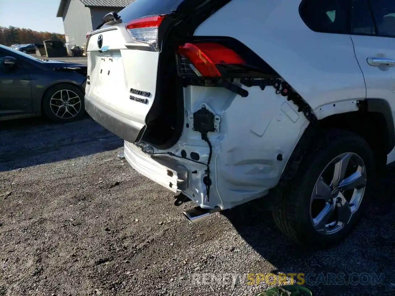 9 Photograph of a damaged car JTMDWRFV8LD056305 TOYOTA RAV4 2020