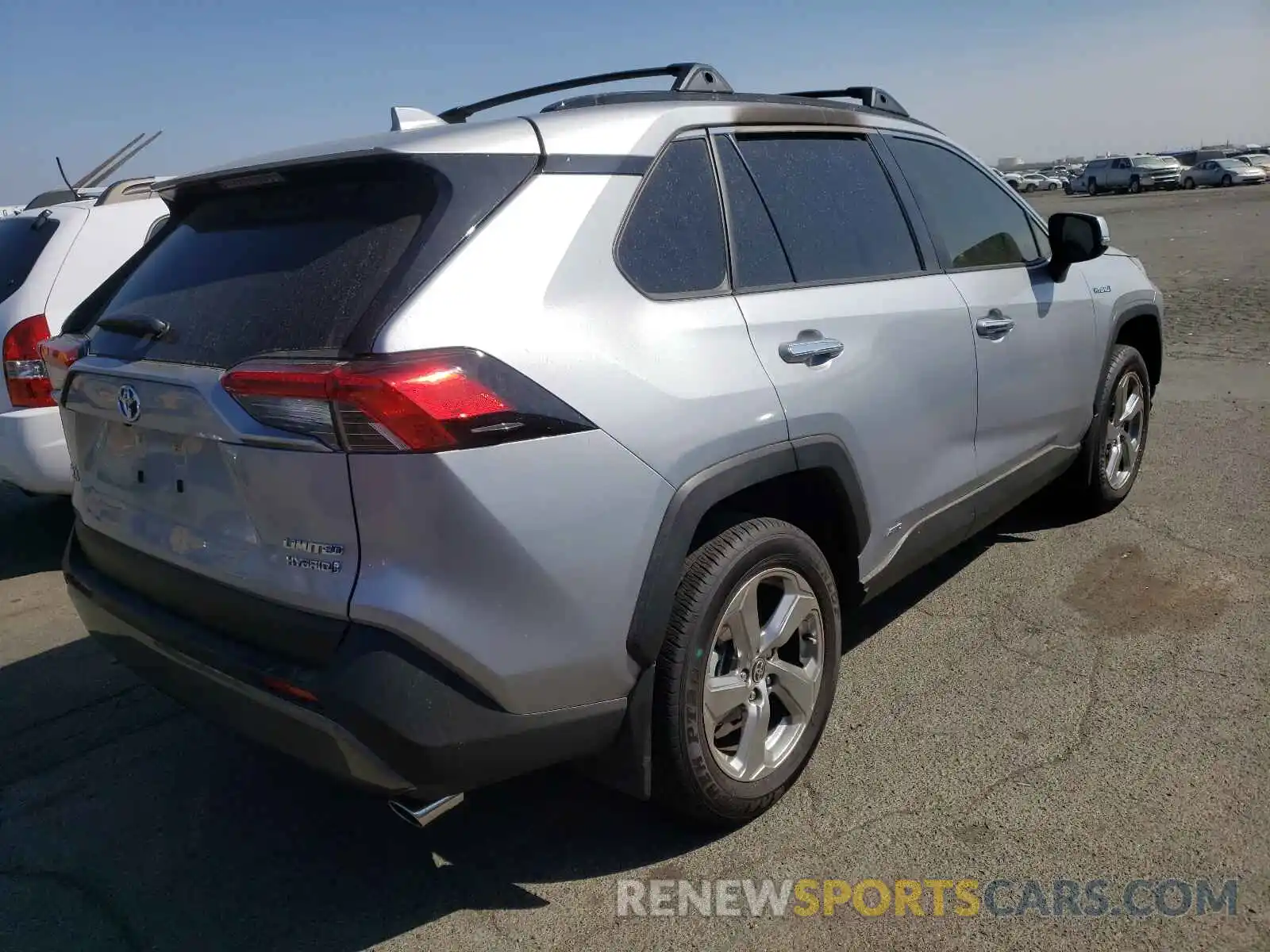 4 Photograph of a damaged car JTMDWRFV8LD071550 TOYOTA RAV4 2020