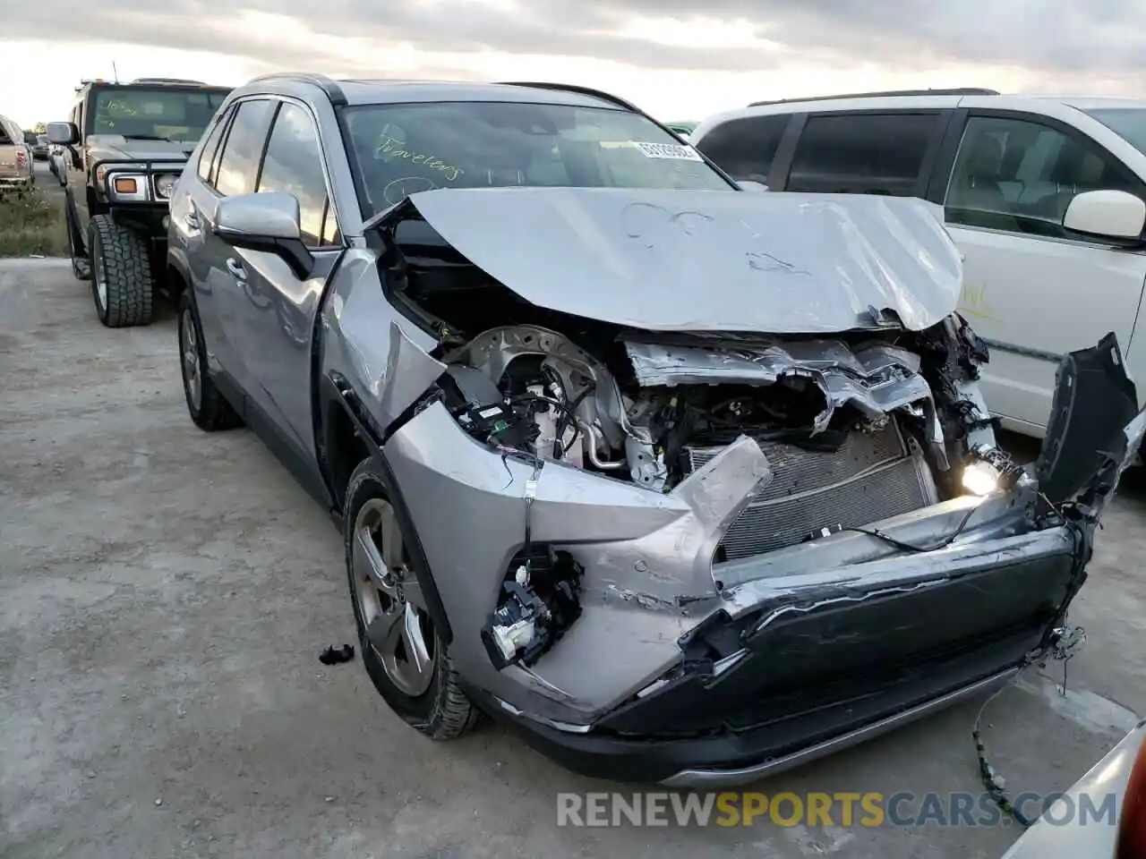 9 Photograph of a damaged car JTMDWRFV9LD068625 TOYOTA RAV4 2020