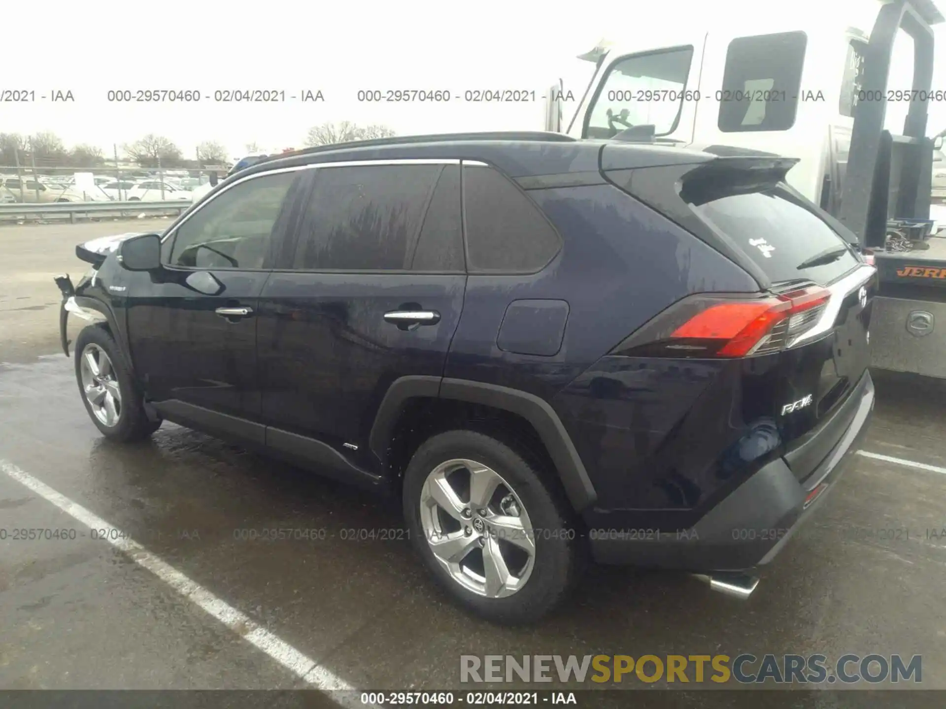 3 Фотография поврежденного автомобиля JTMDWRFVXLD055608 TOYOTA RAV4 2020