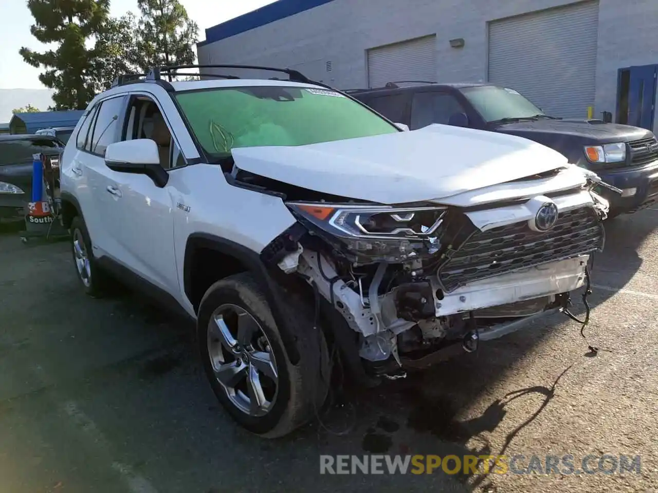 1 Photograph of a damaged car JTMDWRFVXLD072554 TOYOTA RAV4 2020