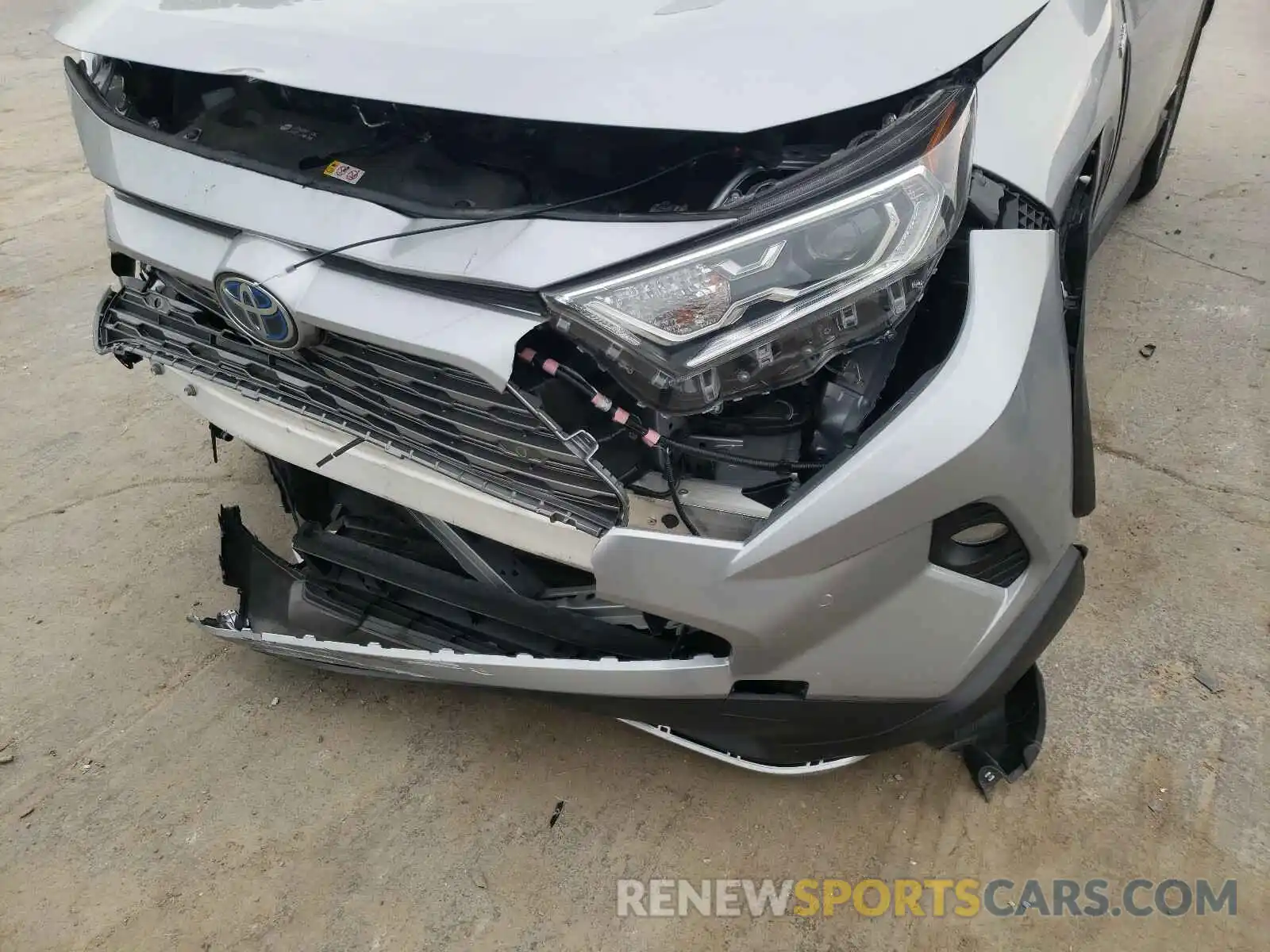 9 Фотография поврежденного автомобиля JTMDWRFVXLD535017 TOYOTA RAV4 2020