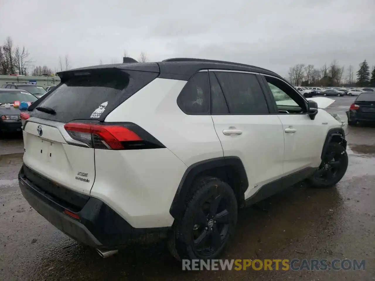 4 Photograph of a damaged car JTME6RFV3LD502235 TOYOTA RAV4 2020