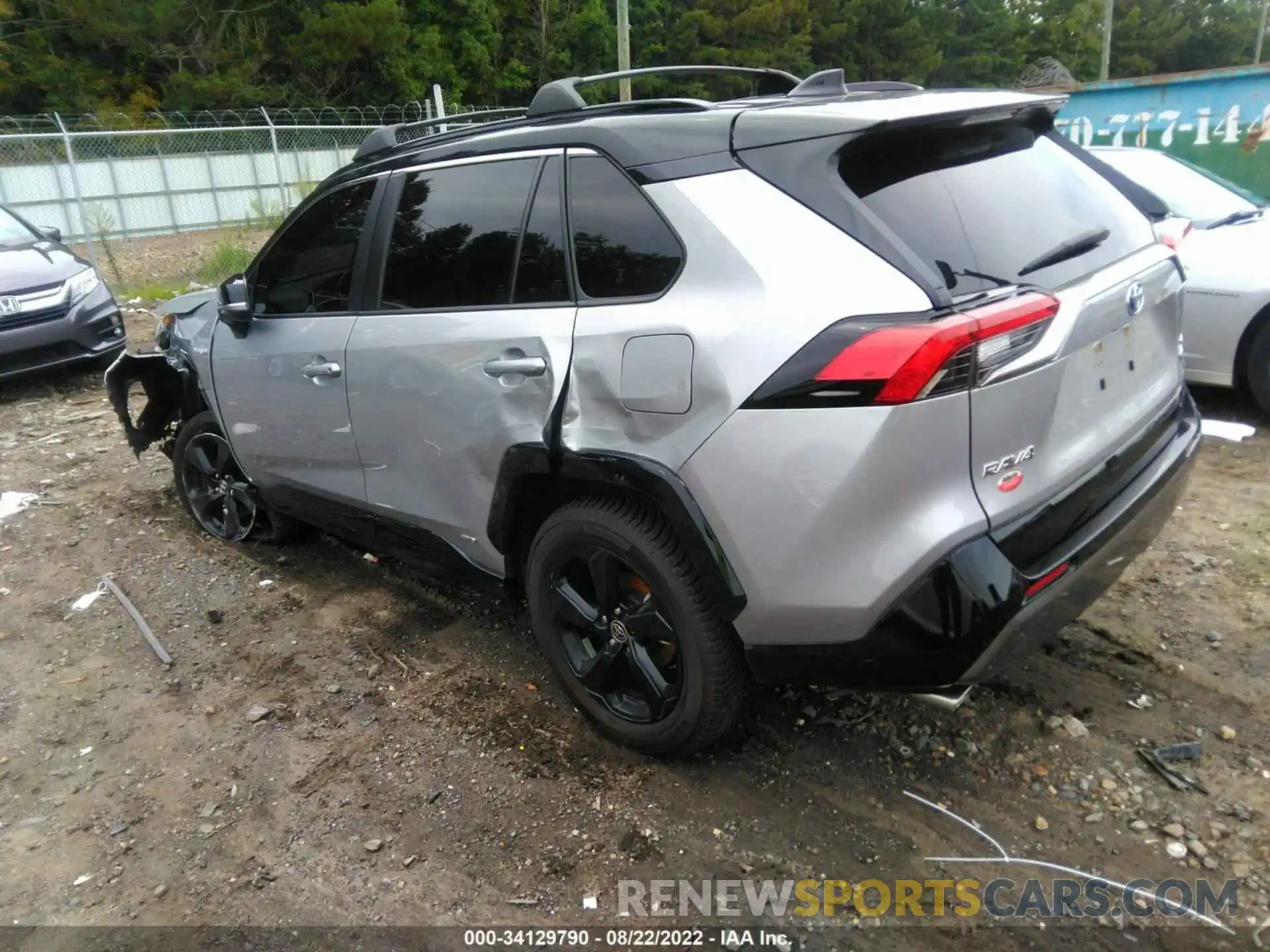 3 Photograph of a damaged car JTME6RFV4LJ001940 TOYOTA RAV4 2020