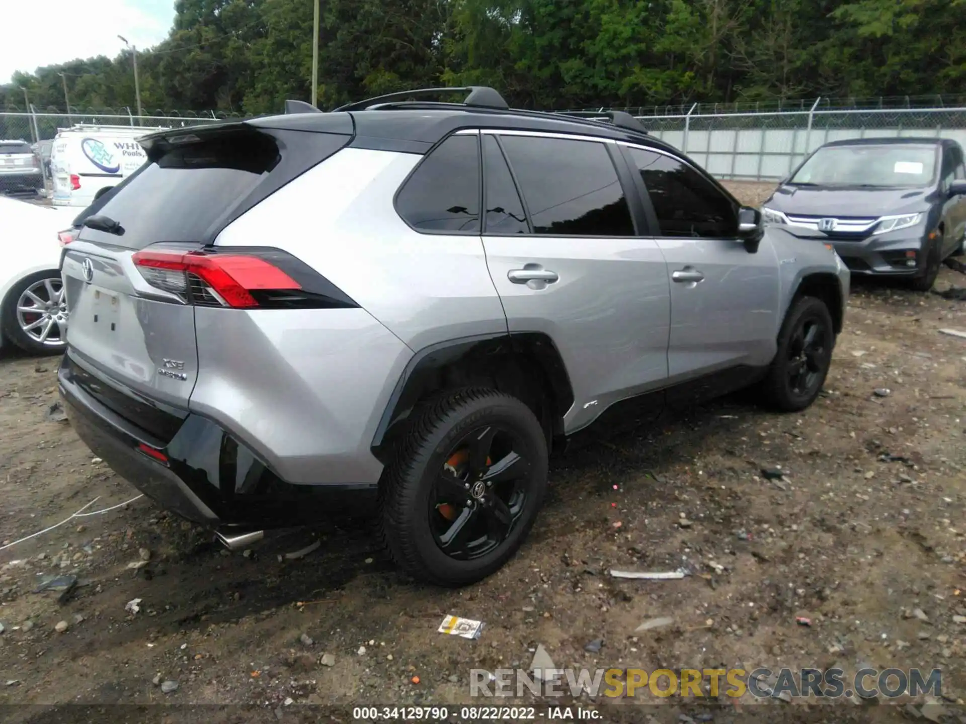 4 Photograph of a damaged car JTME6RFV4LJ001940 TOYOTA RAV4 2020