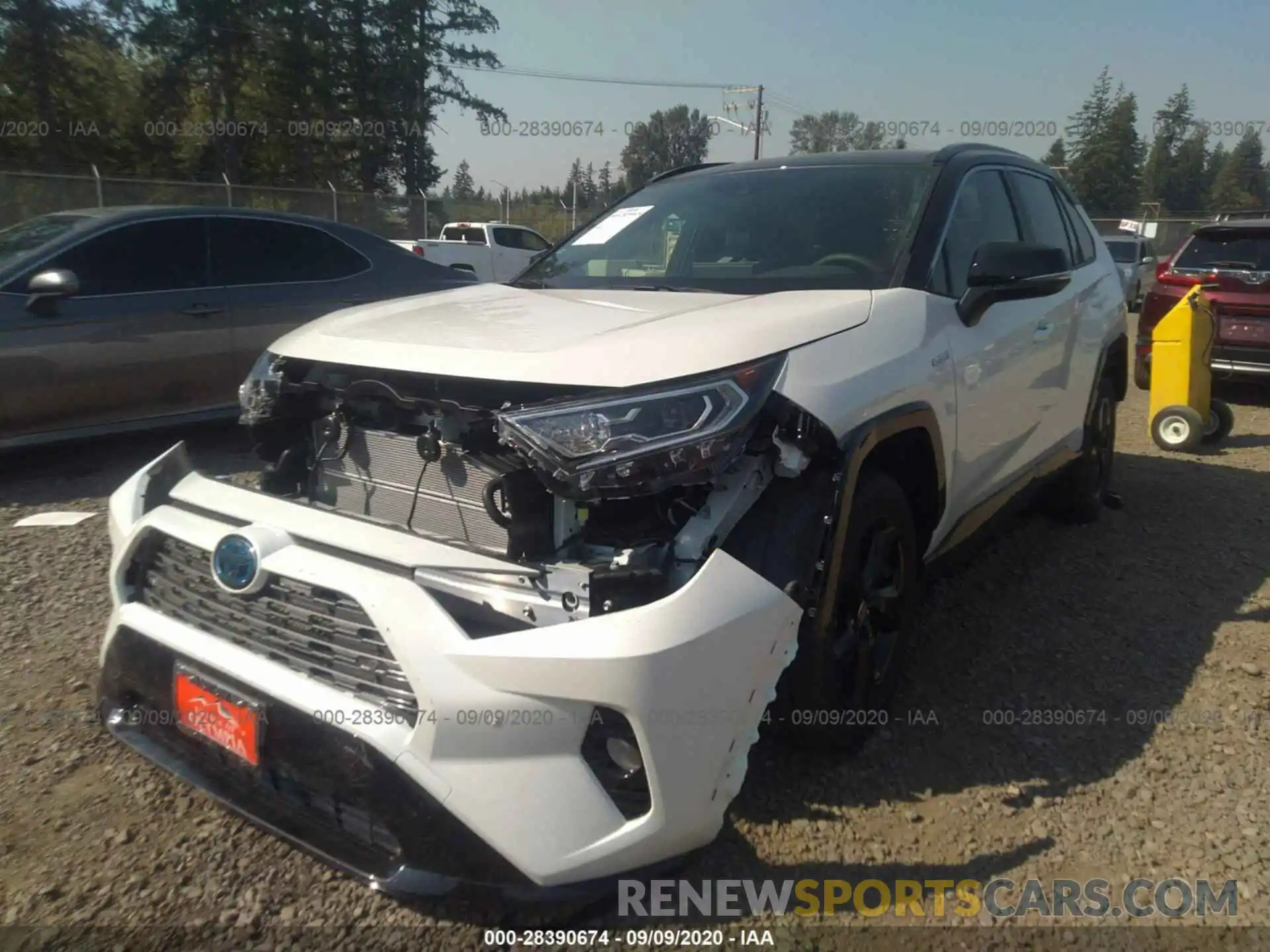 2 Photograph of a damaged car JTME6RFV6LD502021 TOYOTA RAV4 2020