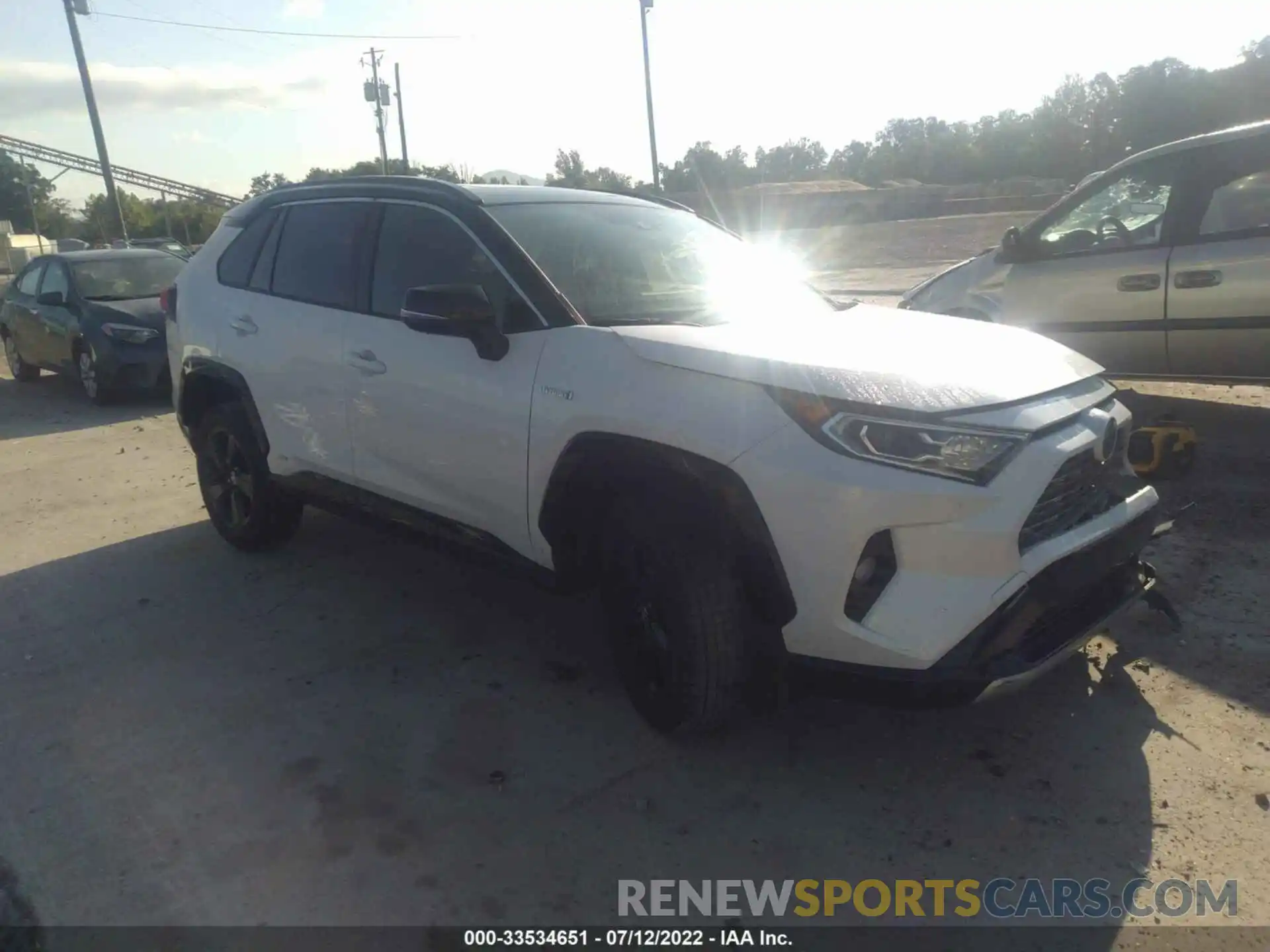 1 Photograph of a damaged car JTME6RFV7LD501816 TOYOTA RAV4 2020