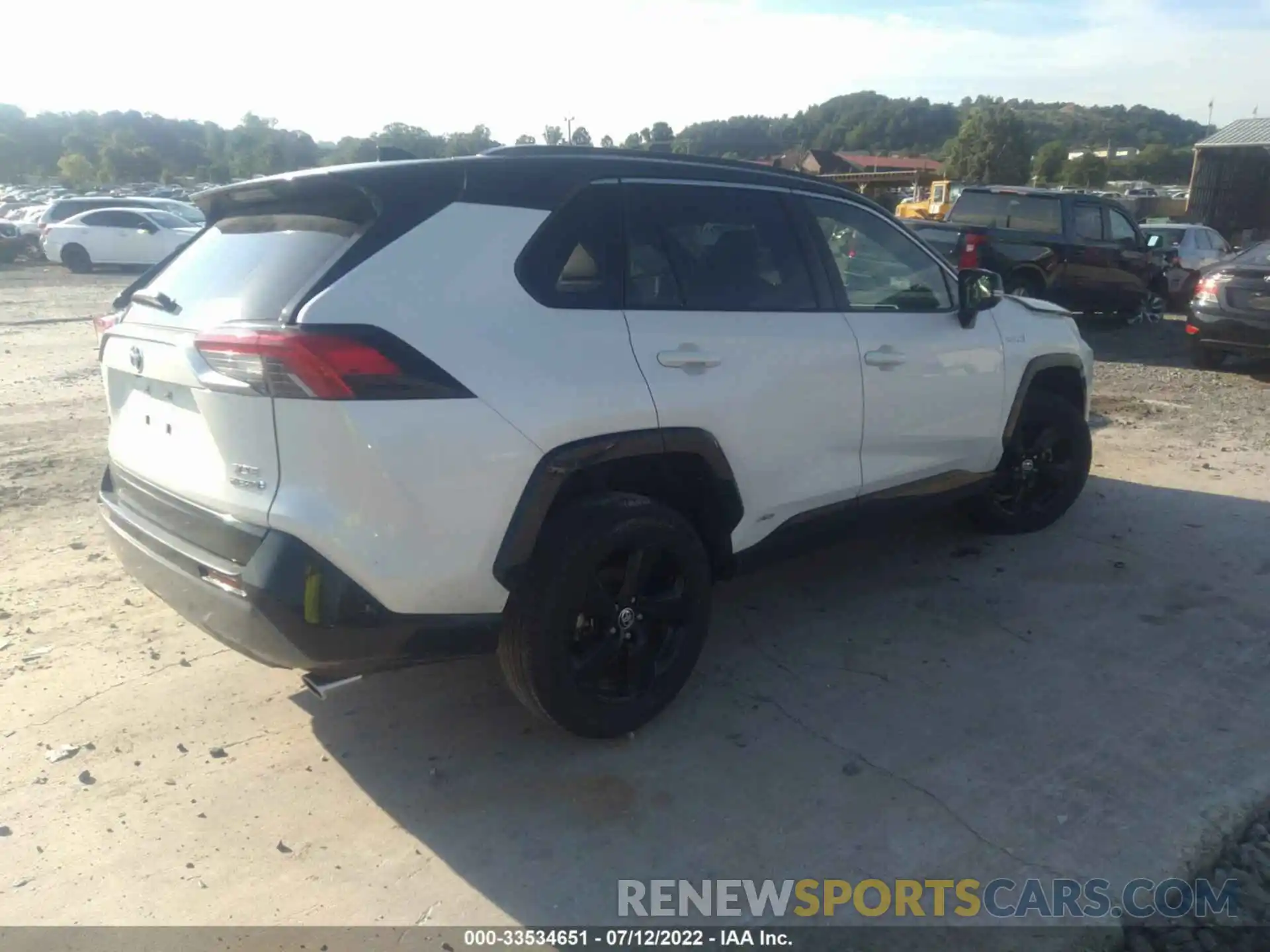 4 Photograph of a damaged car JTME6RFV7LD501816 TOYOTA RAV4 2020