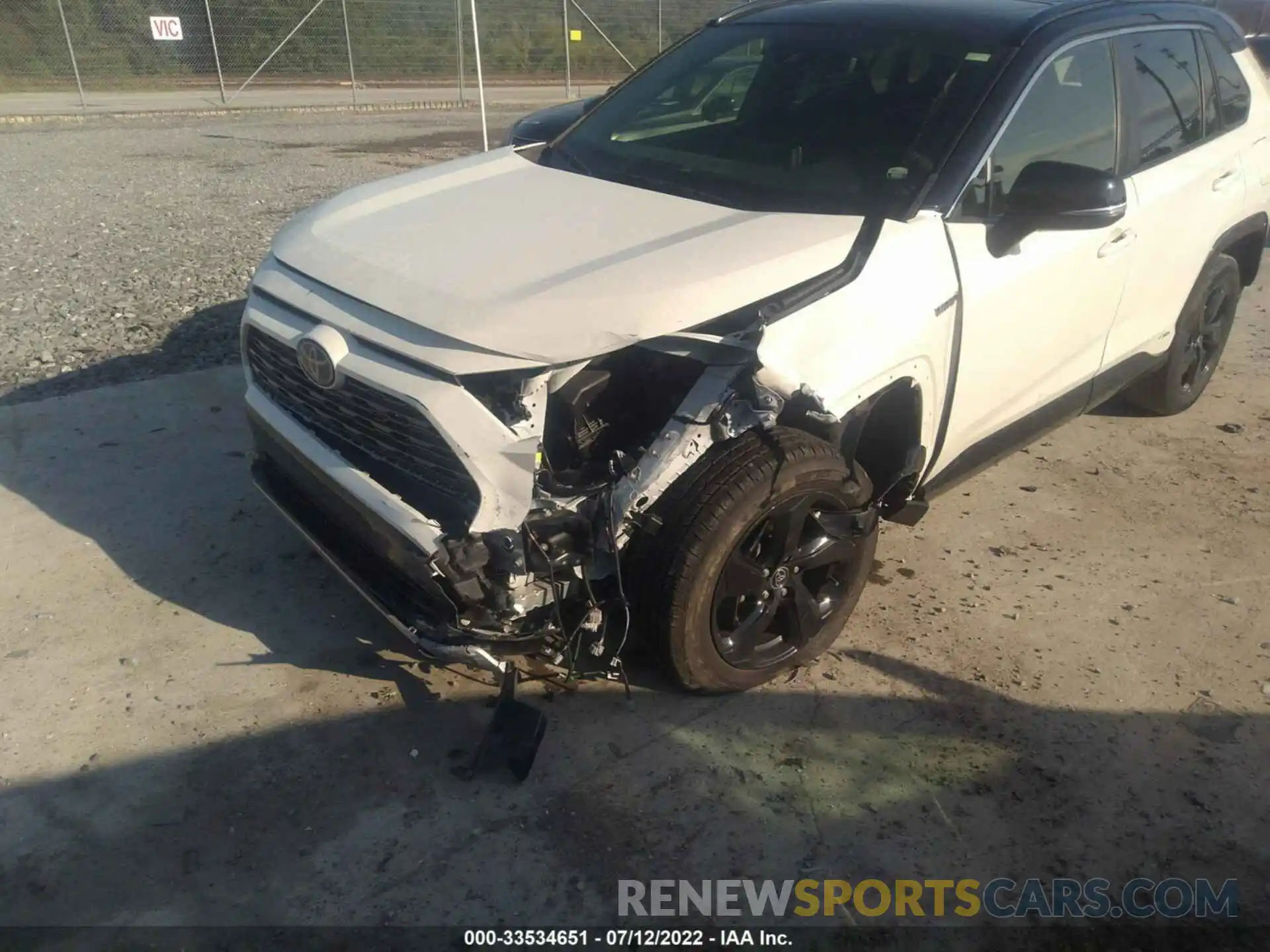 6 Photograph of a damaged car JTME6RFV7LD501816 TOYOTA RAV4 2020