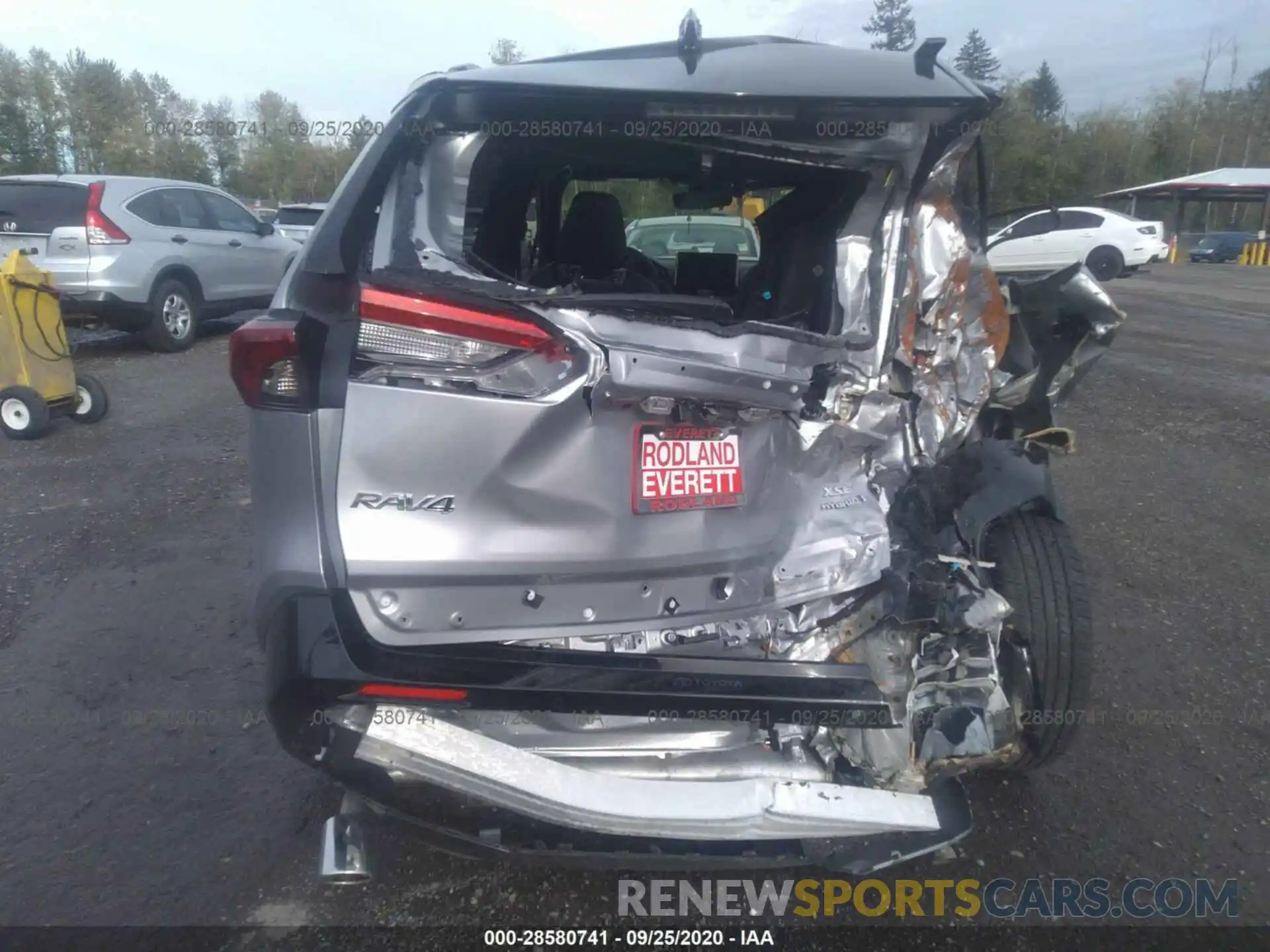 6 Photograph of a damaged car JTME6RFV7LD502917 TOYOTA RAV4 2020